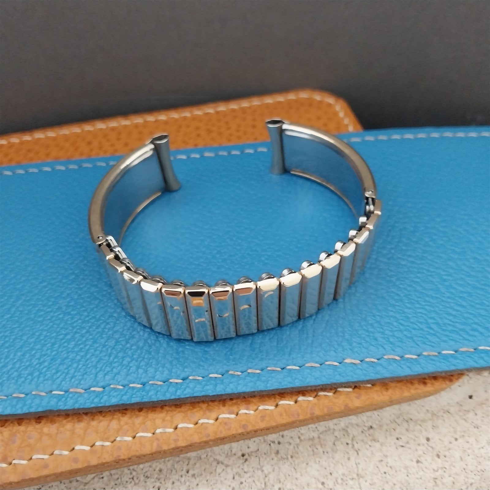 10K Gold-Filled & Alligator Bretton Classic nos 1940s Vintage Watch Band