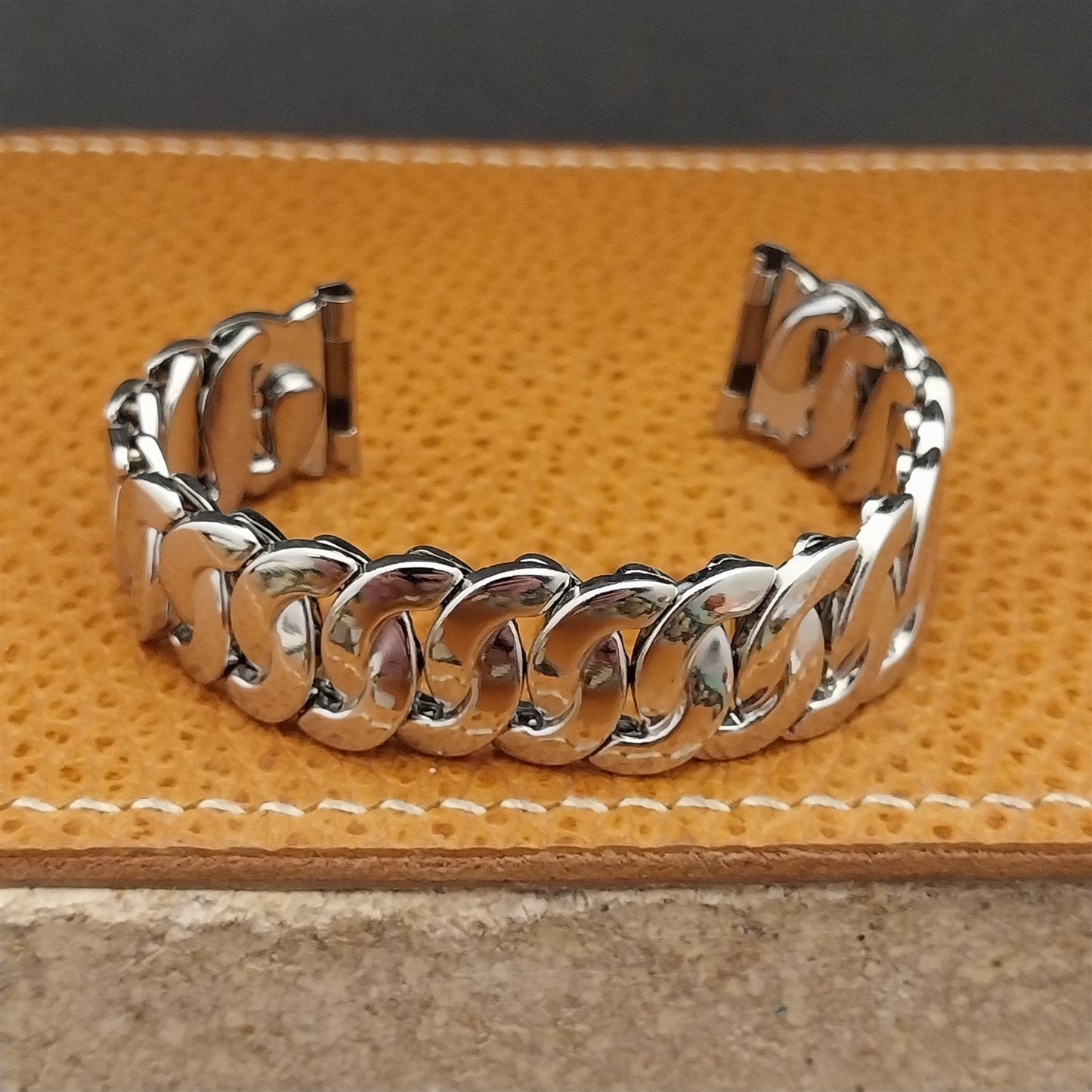 5/8" JB Champion Short Columbus Circle nos Unused 1950s Vintage Watch Band