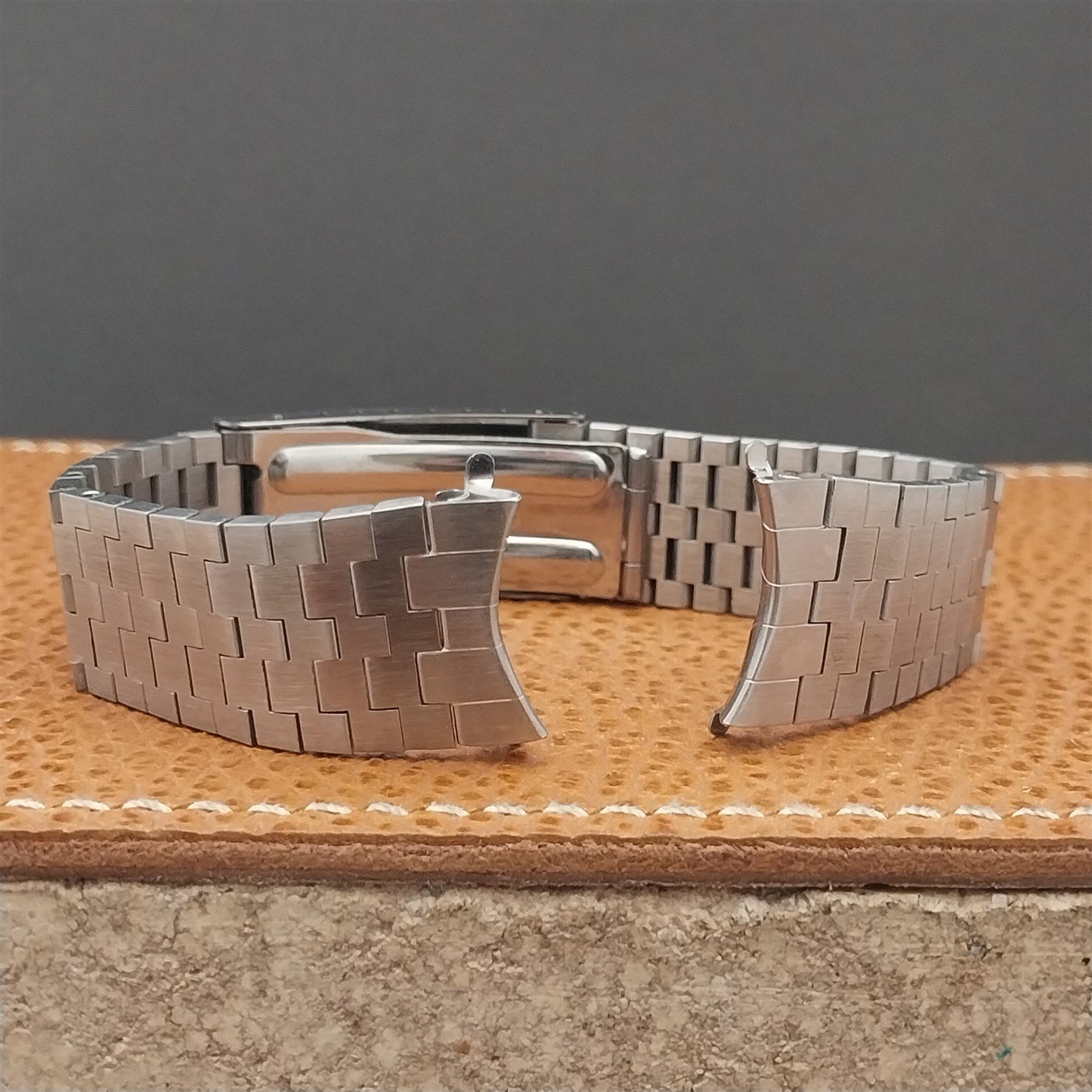 Bulova 18mm Brushed Stainless Steel Curved End nos Vintage Watch Band