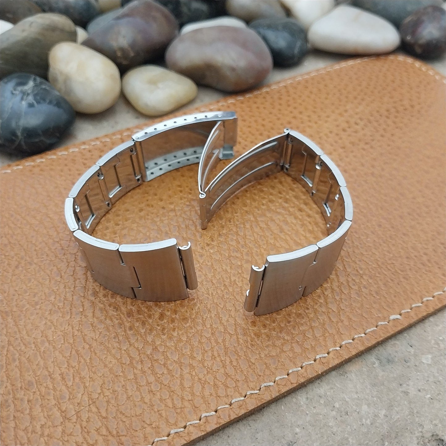 Caravelle 18mm Stelux Stainless Steel nos Flared 1970s Vintage Watch Band