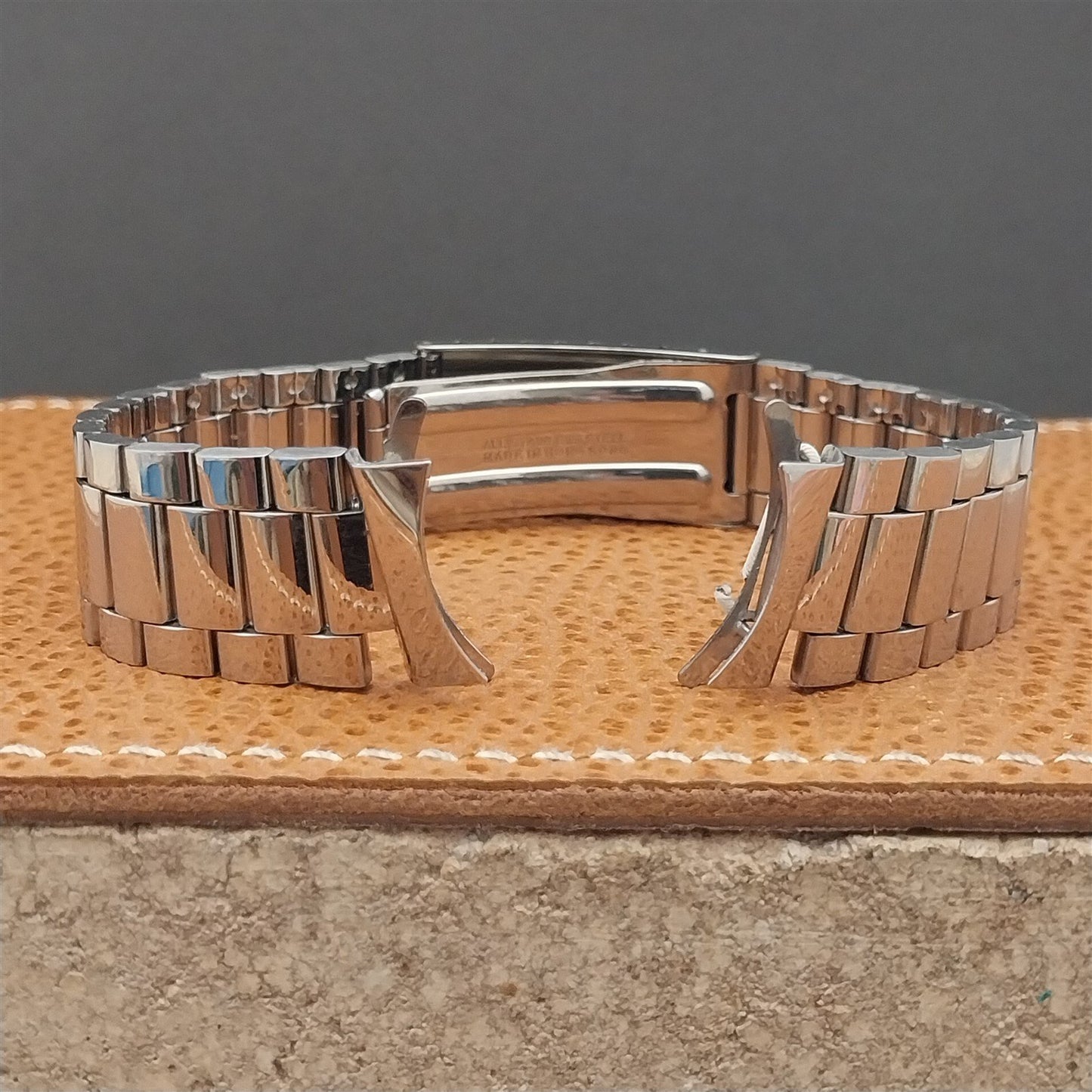 Bulova Caravelle 18mm Stainless Steel Diver nos 1970s Vintage Watch Band