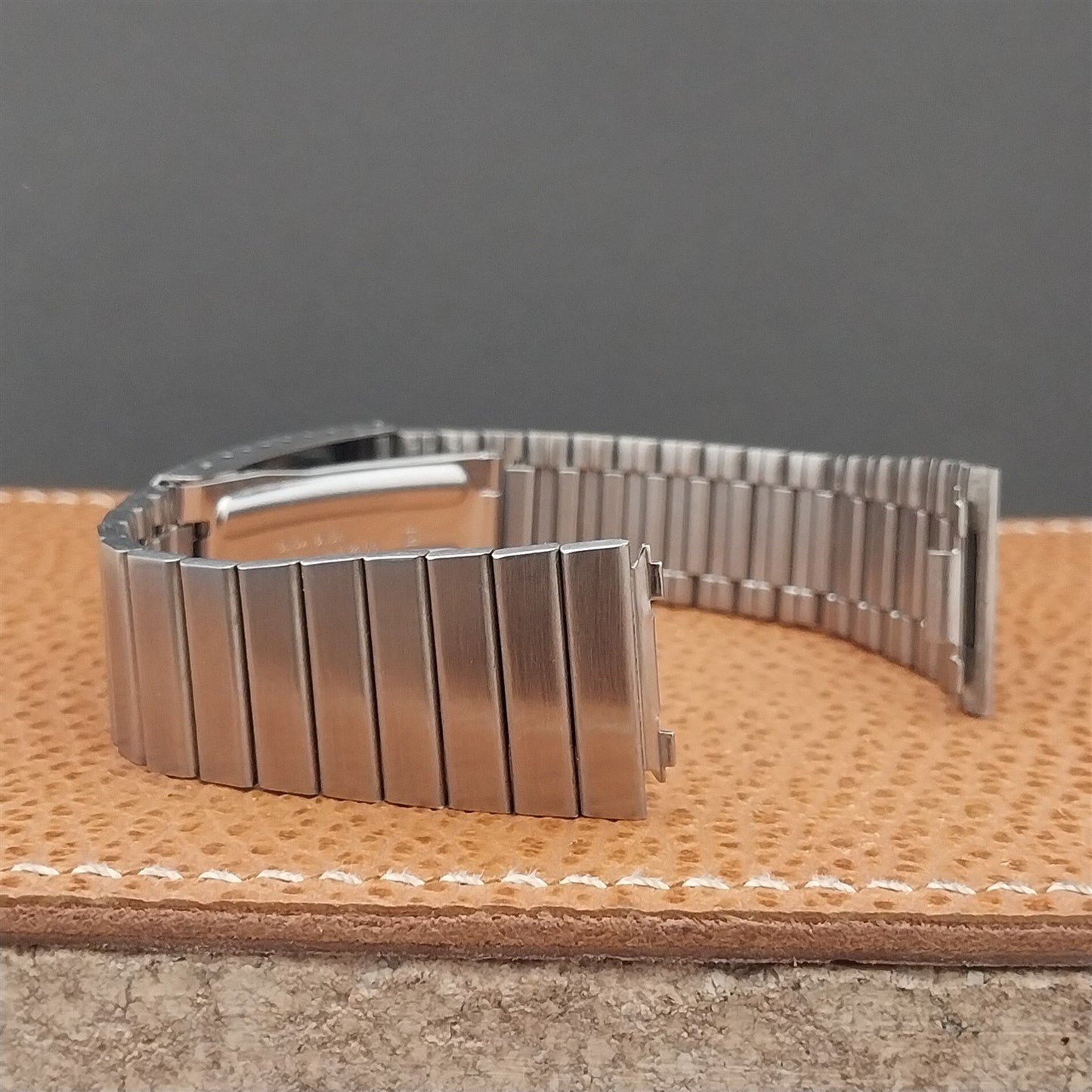 18mm Bulova Accutron Quartz LCD Stainless Steel Unused Vintage Watch Band