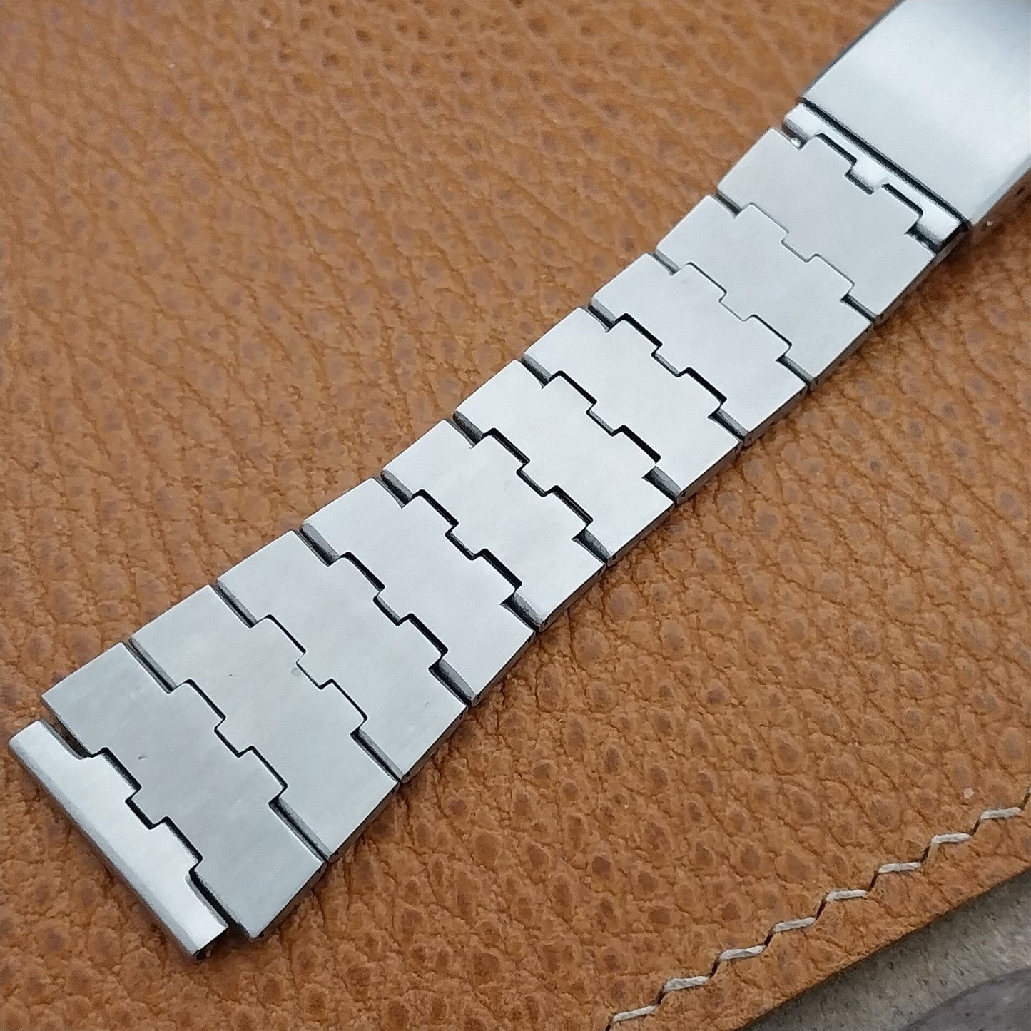 Vintage 19mm Novus Stainless Steel nos Flared Unused Classic 1970s Watch Band