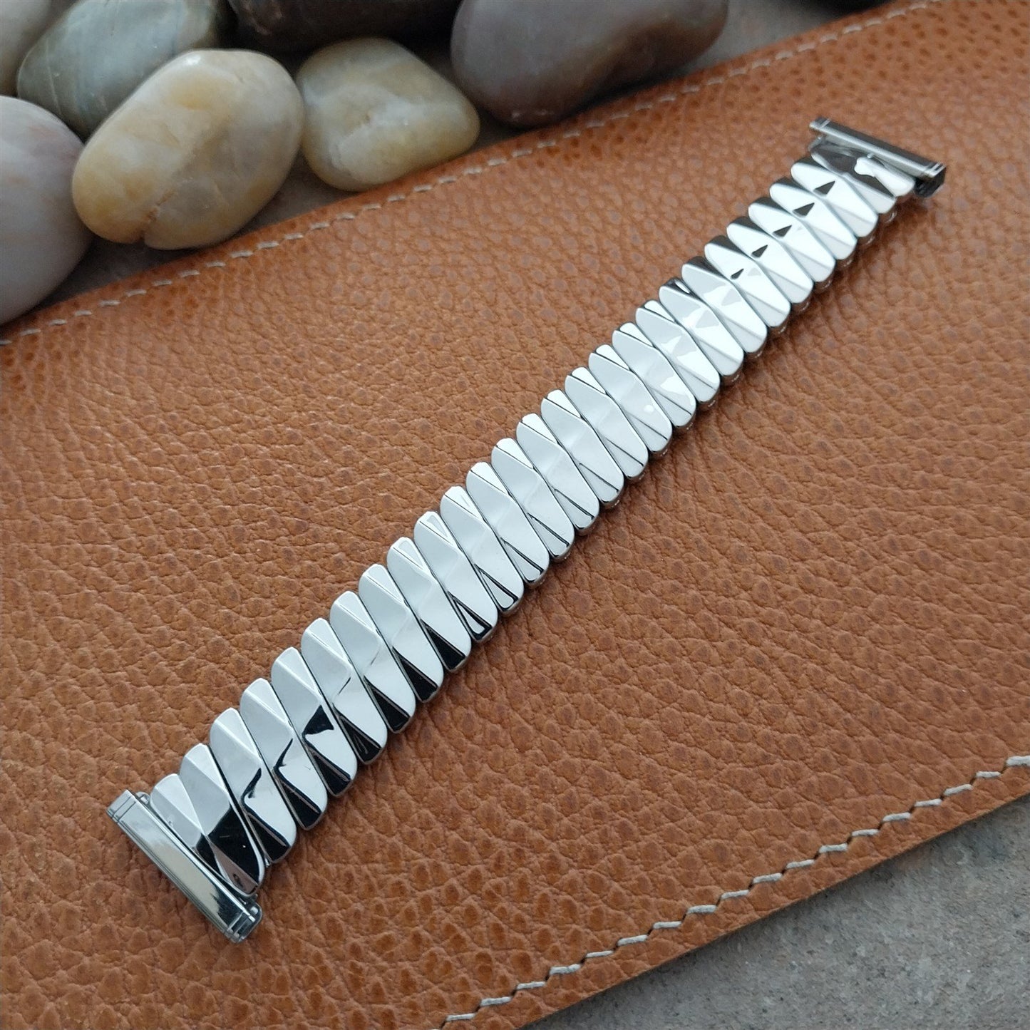 Short 1960s Bellavance Stainless Steel Classic Stretch Unused Vintage Watch Band