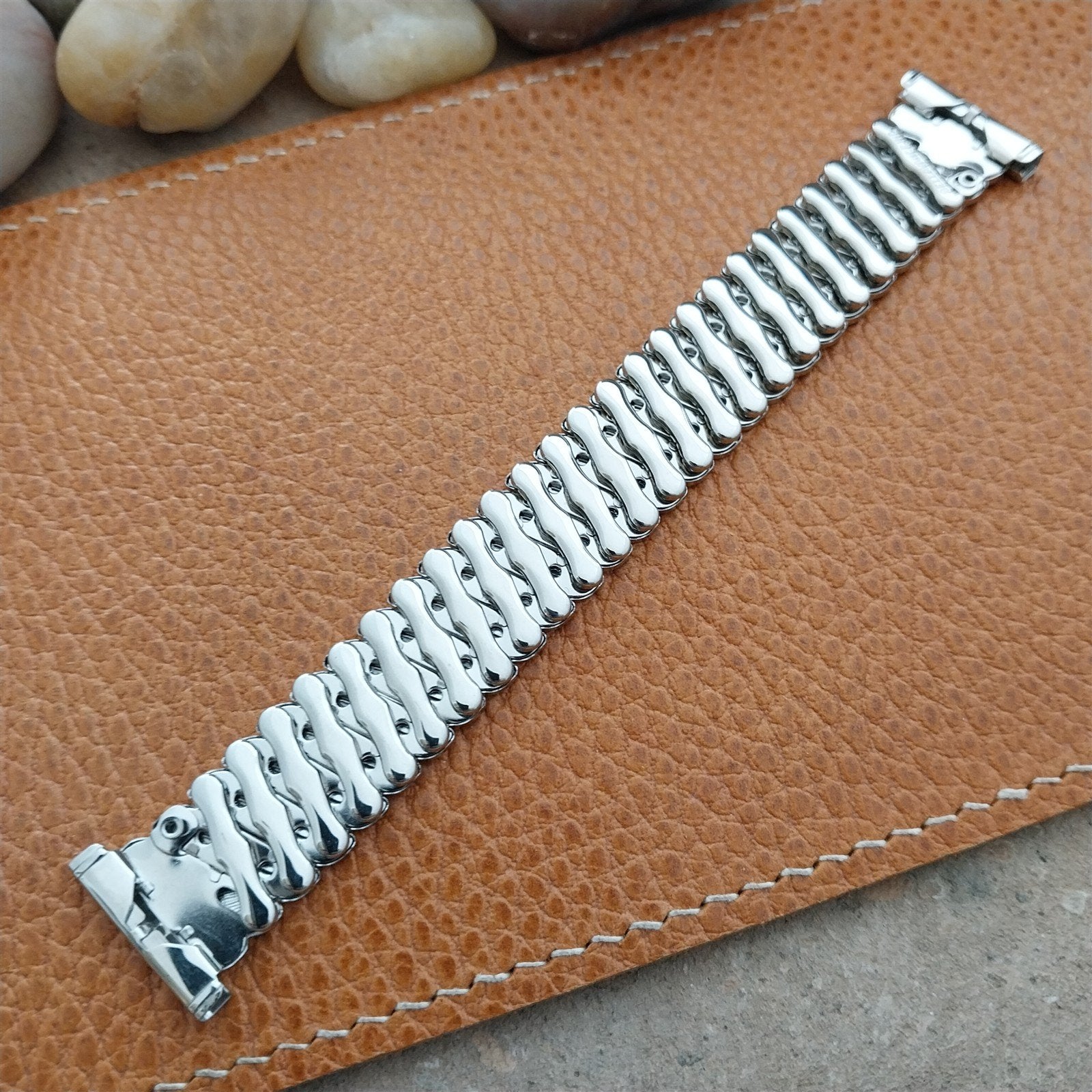 Short 1960s Bellavance Stainless Steel Classic Stretch nos Vintage Watch Band