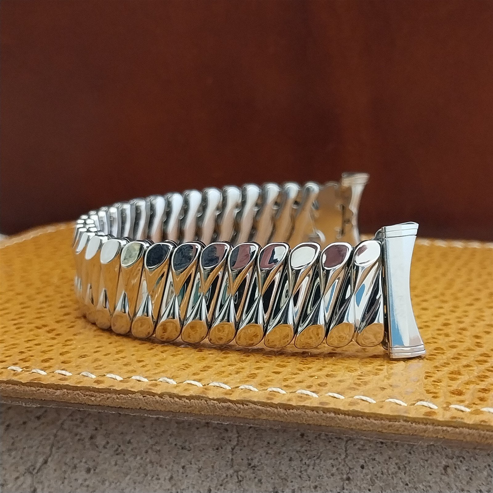 1950s Stainless Steel Classic Stretch Bellavance 19mm 18mm Vintage Watch Band