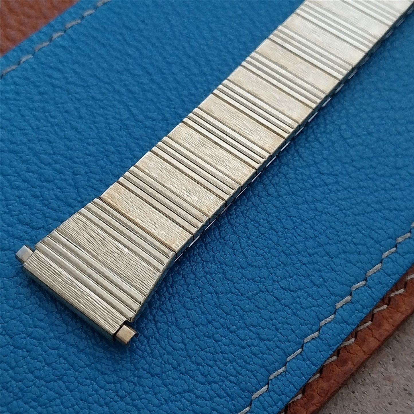 18mm 19mm 20mm 1970s Speidel Gold-Tone nos Flared Vintage Watch Band
