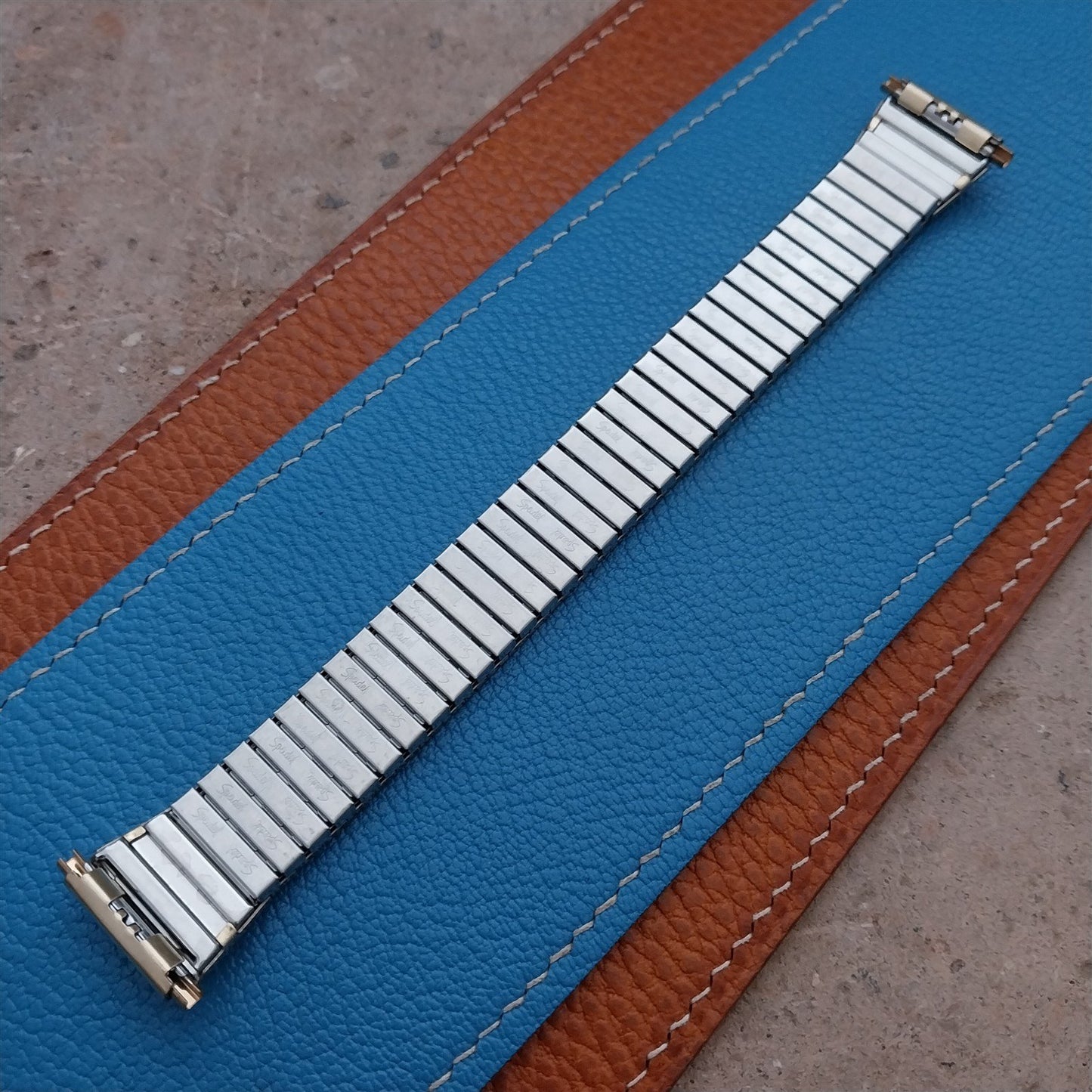 18mm 19mm 20mm 1970s Speidel Gold-Tone nos Flared Vintage Watch Band