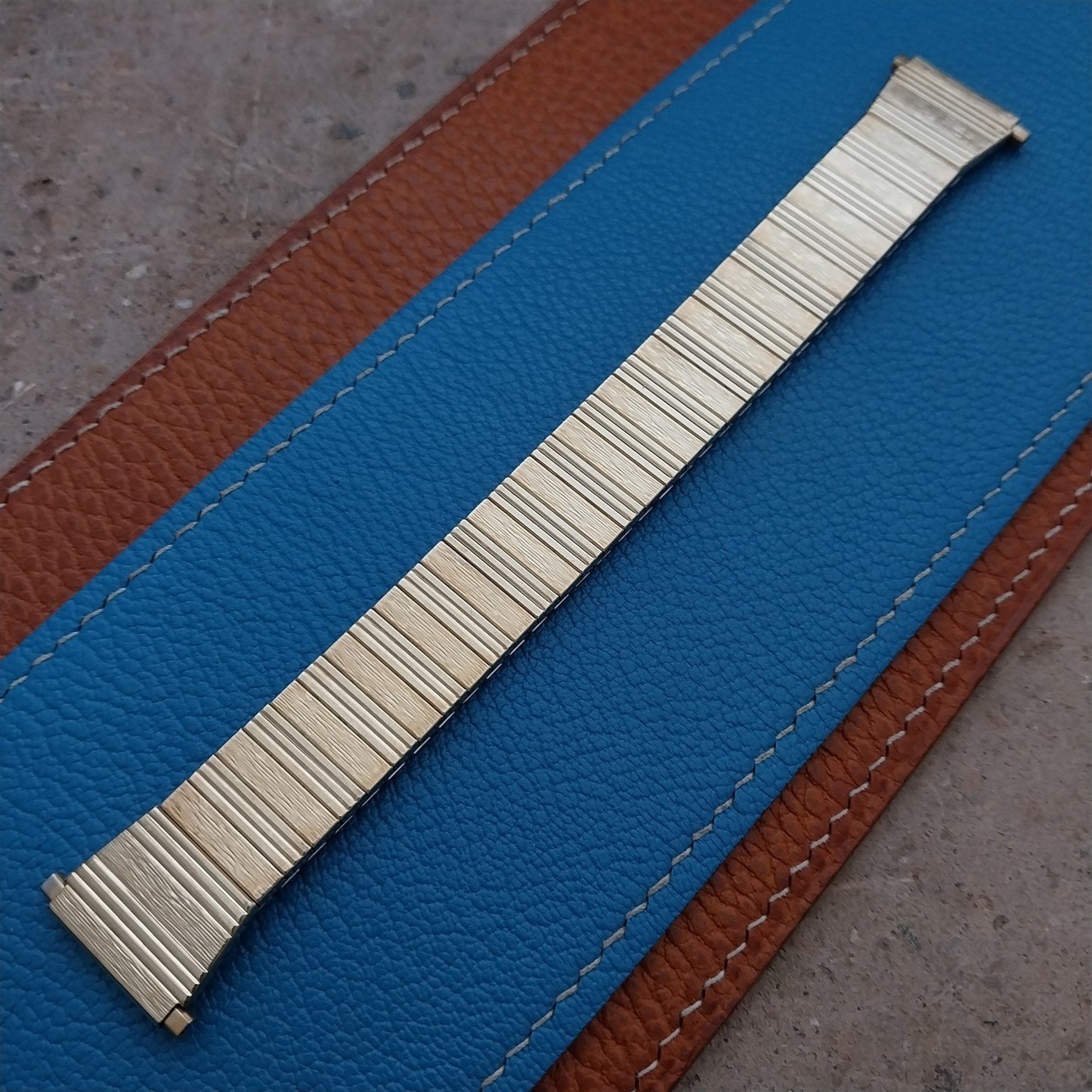 18mm 19mm 20mm 1970s Speidel Gold-Tone nos Flared Vintage Watch Band