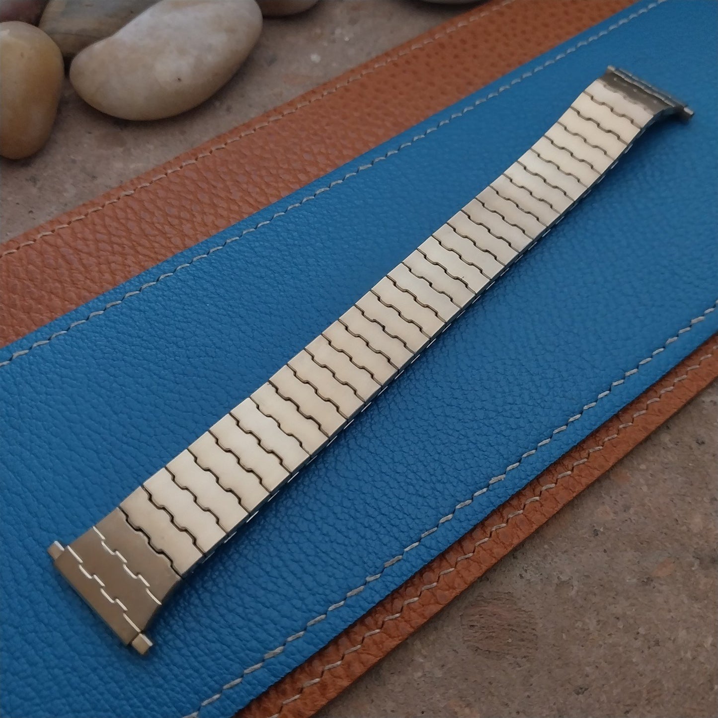 Vintage 18mm 19mm 20mm 1970s Speidel Gold-Tone NOS Flared Classic Watch Band