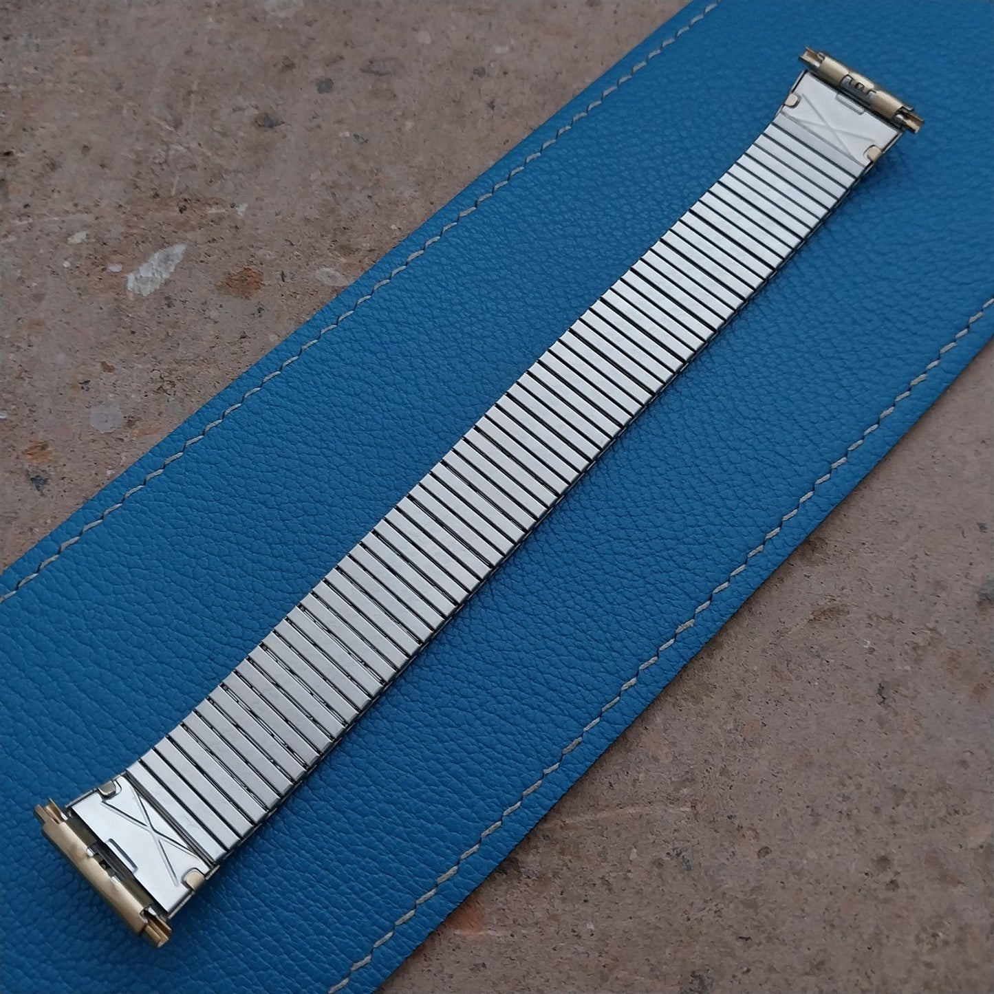 18mm 19mm 20mm Flared 1970s Speidel Gold-Tone nos Unused Vintage Watch Band
