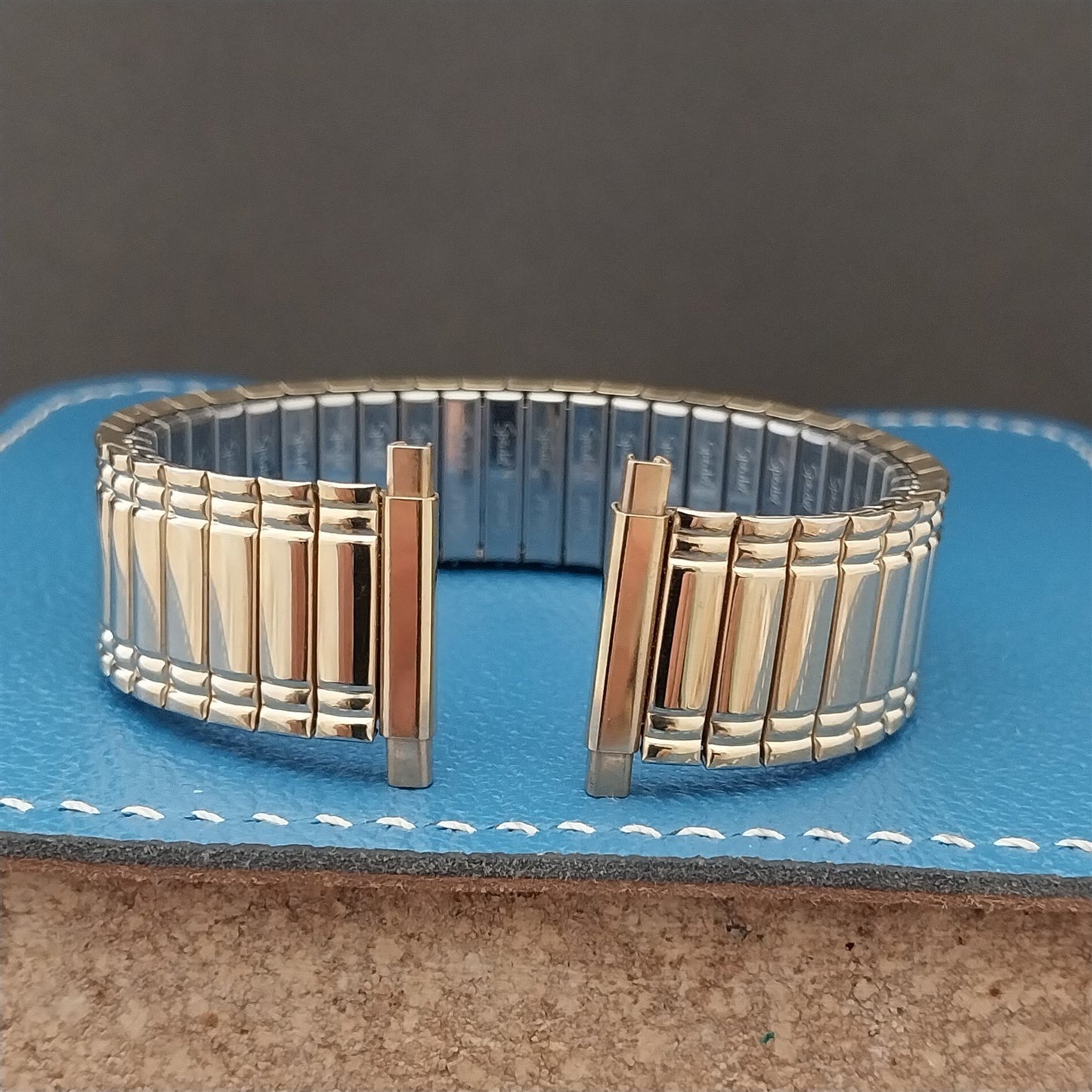 18mm 20mm 22mm Gold-Tone Speidel Twistoflex 1970s Unused Vintage Watch Band