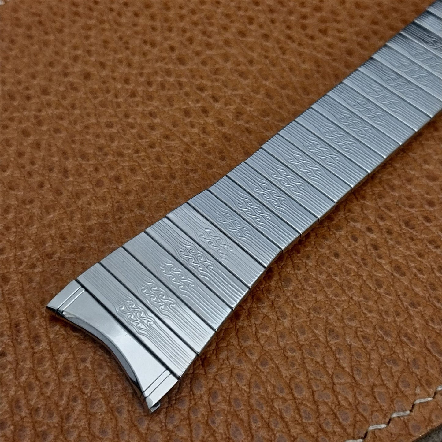 Bulova Stainless Steel Expansion Flared nos 1970s Vintage Watch Band 22mm