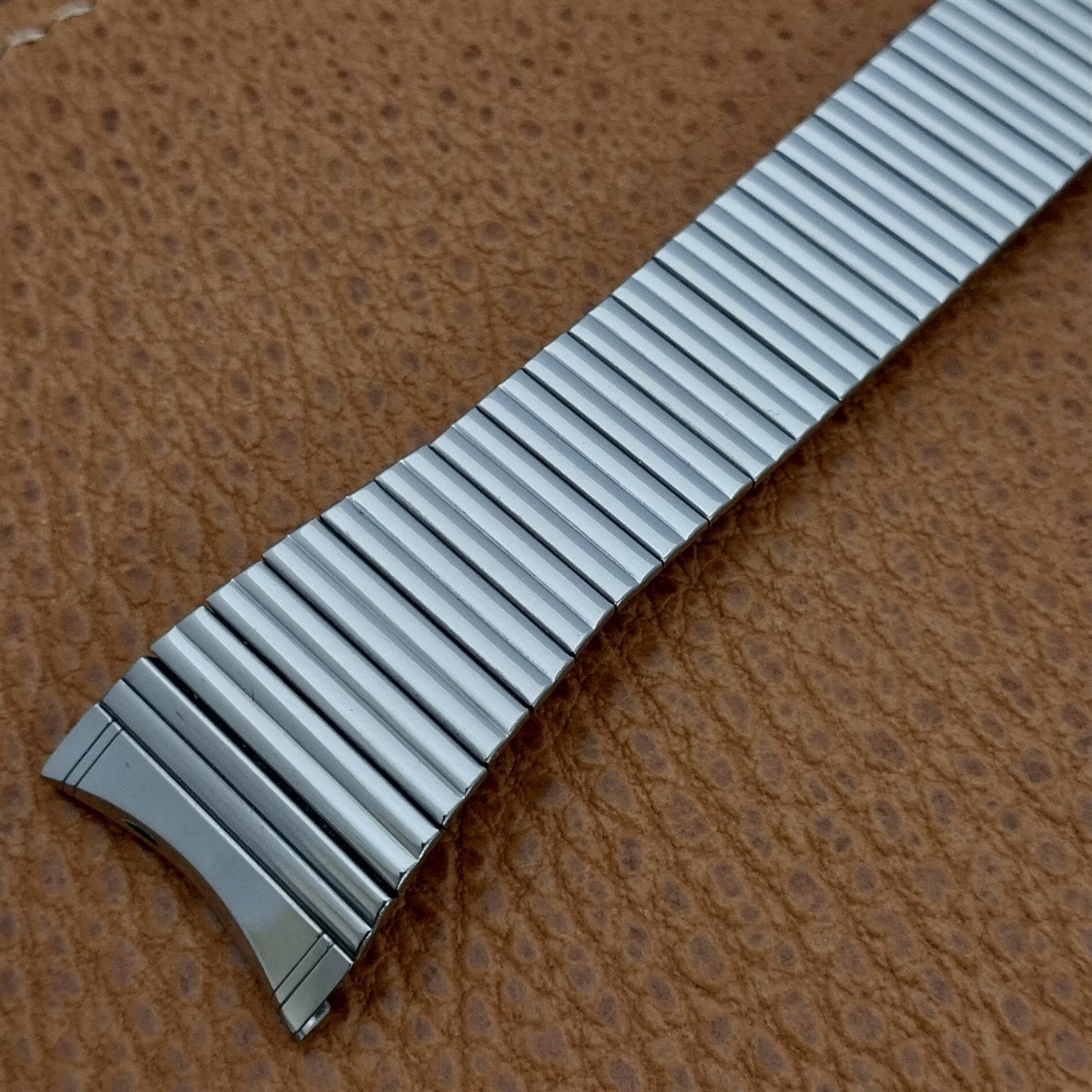 Bulova Stainless Steel Expansion Flared nos 1970s Vintage Watch Band 22mm