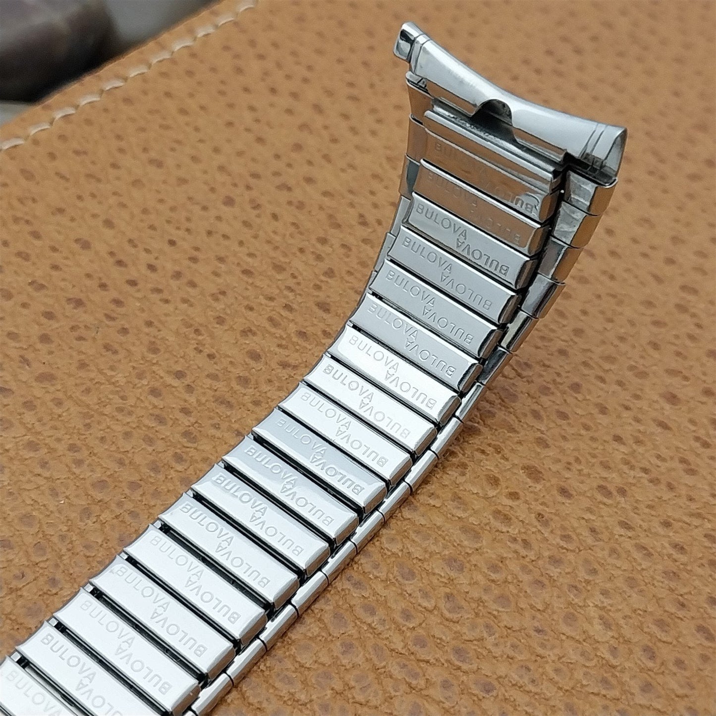 Bulova Stainless Steel Expansion Flared nos 1970s Vintage Watch Band 22mm