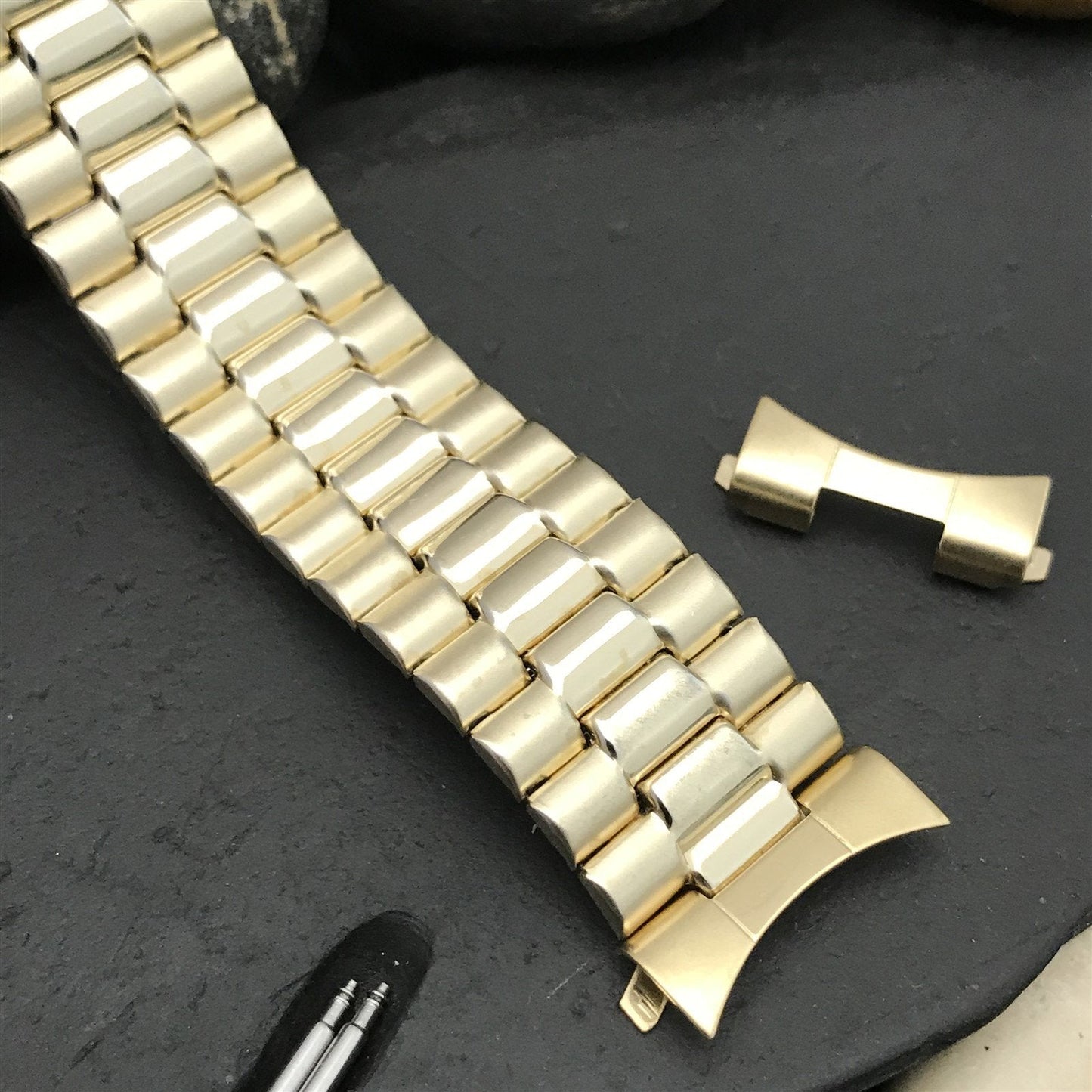 Wide Yellow Gold-Tone 20mm Speidel EuroFlex nos 1980s Vintage Watch Band