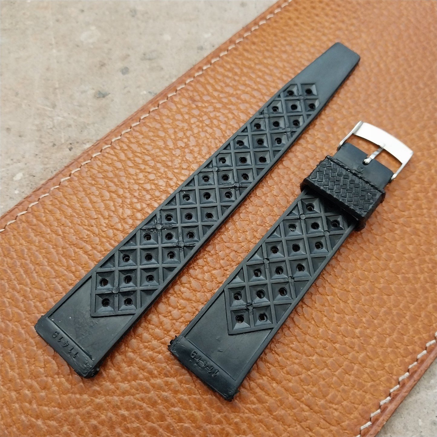 19mm Skindiver Black Tropical Perforated Diver 1970s Unused Vintage Watch Strap