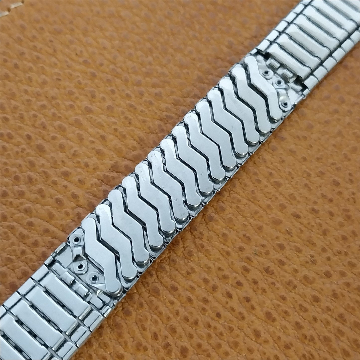 1960s Gruen Commander Baldwin Stainless Steel nos Vintage Watch Band 17mm