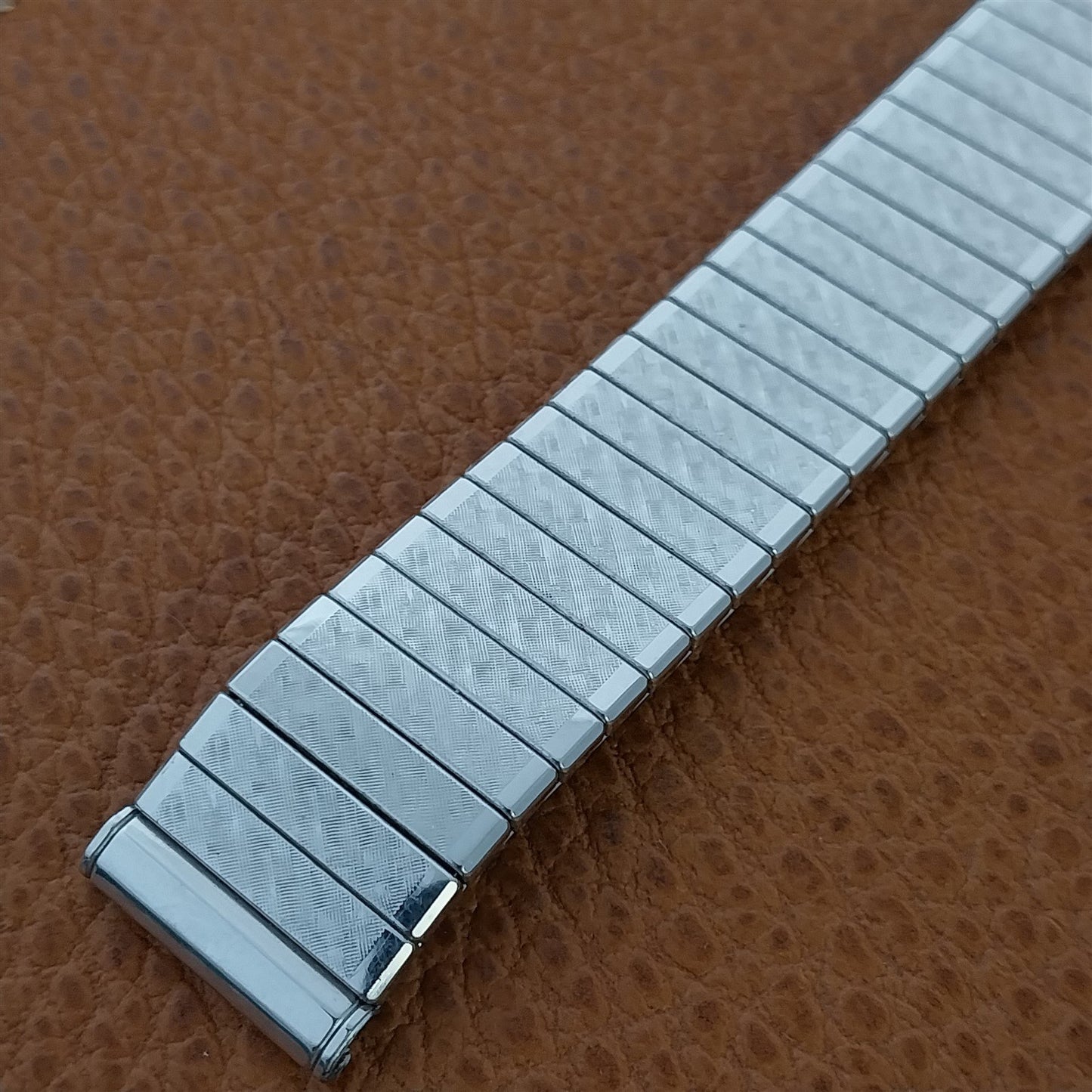 Vintage Kreisler 17.2mm 17mm White Gold-Fill 1960s Stretch Unused NOS Watch Band