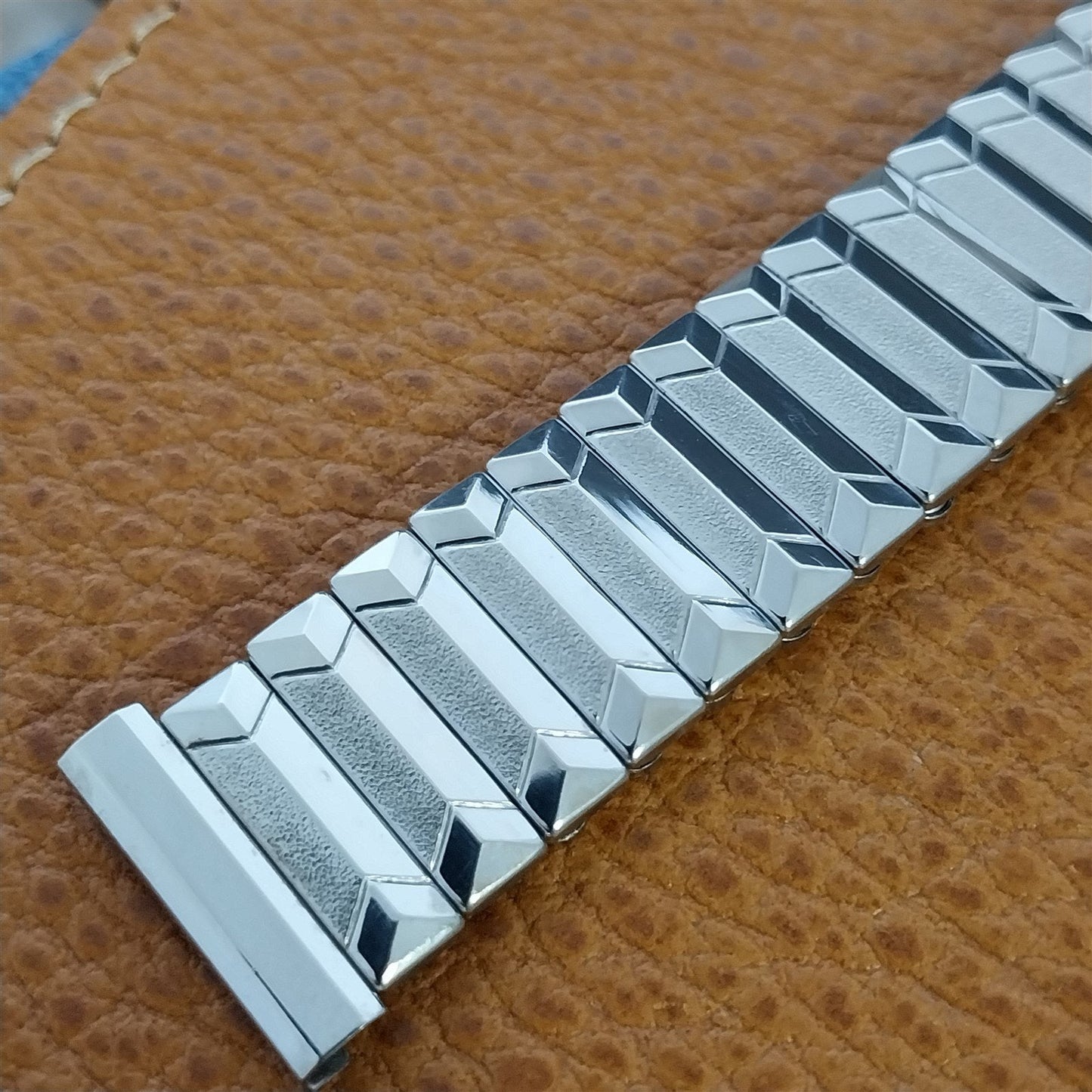 1960 17.2mm Classic White Gold Filled Flex-Let Stretch Unused Vintage Watch Band