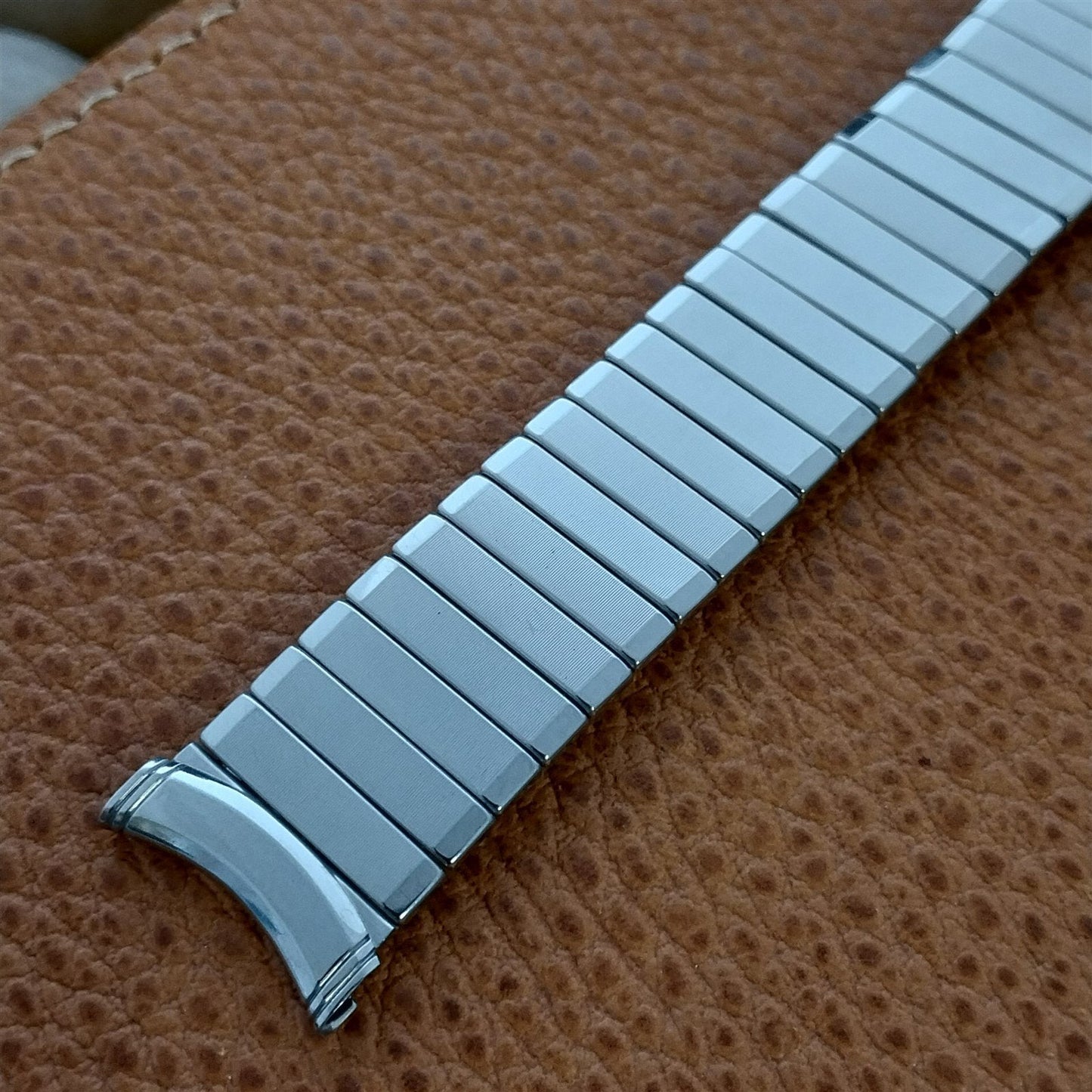 Kreisler 19mm 18mm Classic Stainless Steel Stretch nos 1960s Vintage Watch Band