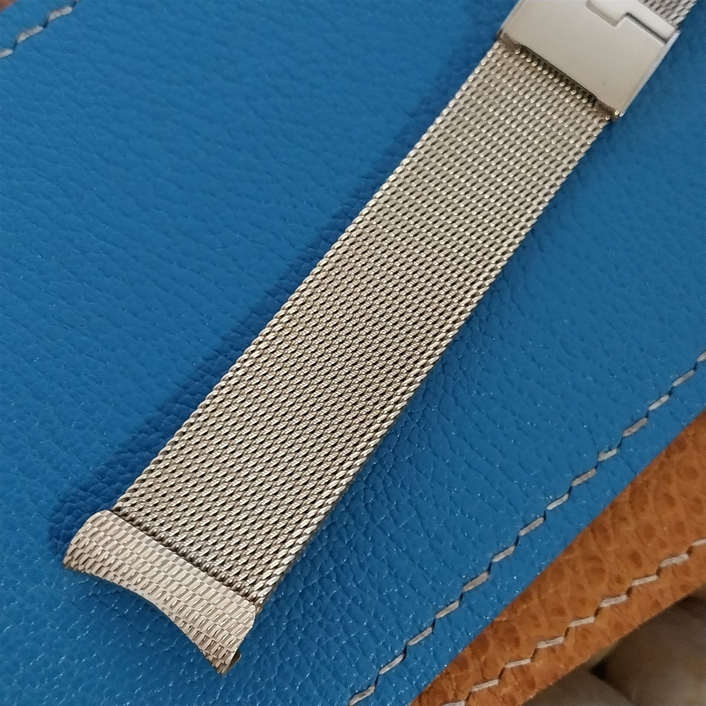 19mm 18mm Hadley Yellow Gold rgp Milanese Mesh Unused 1960s Vintage Watch Band