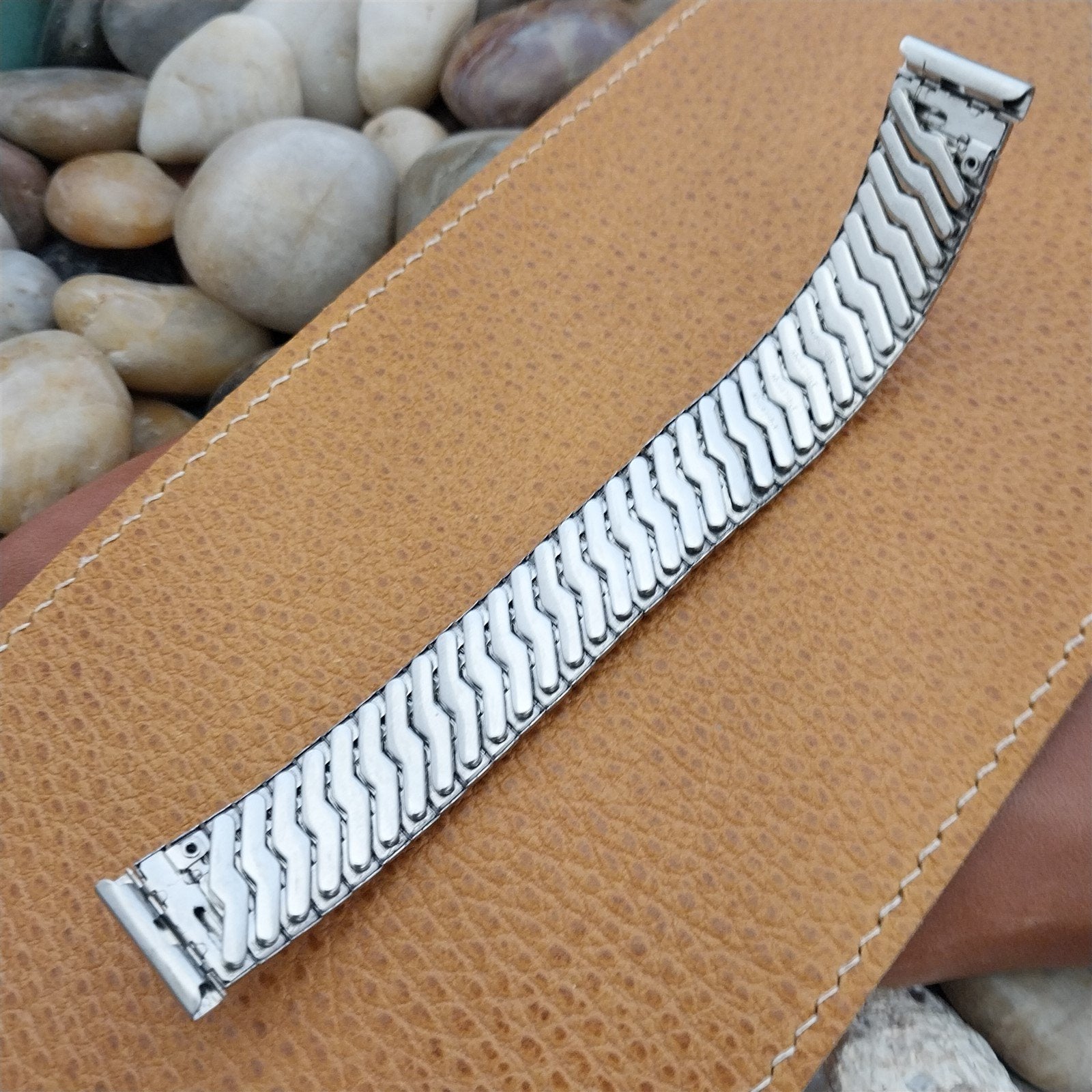 11/16" 17.2mm Stainless Steel Expansion nos 1960s old-stock Watch Band