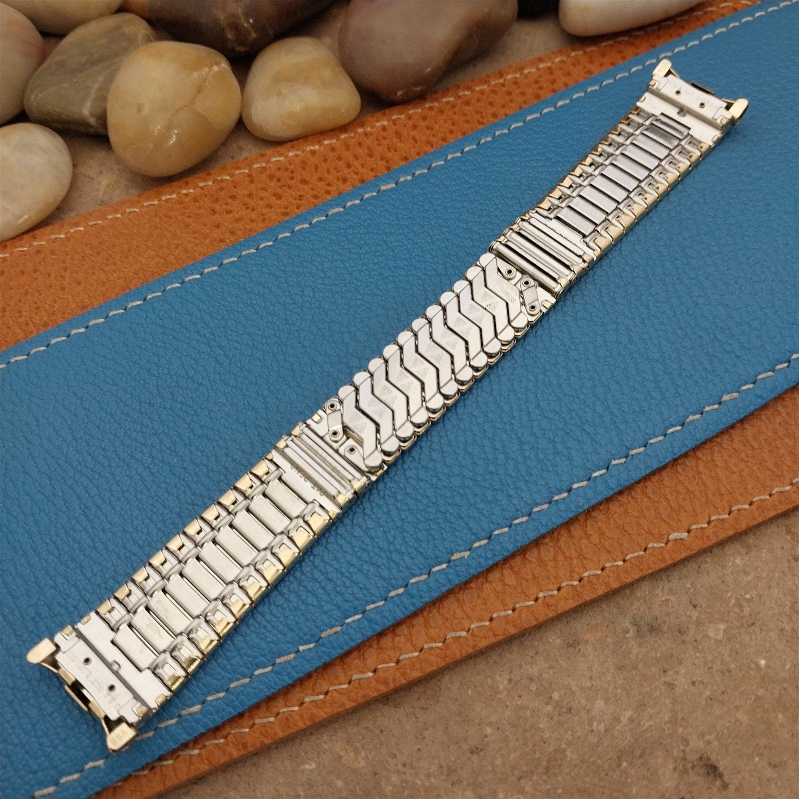 JB Champion 19mm 17mm 17mm Gold-Filled Florentine nos 1960s Vintage Watch Band