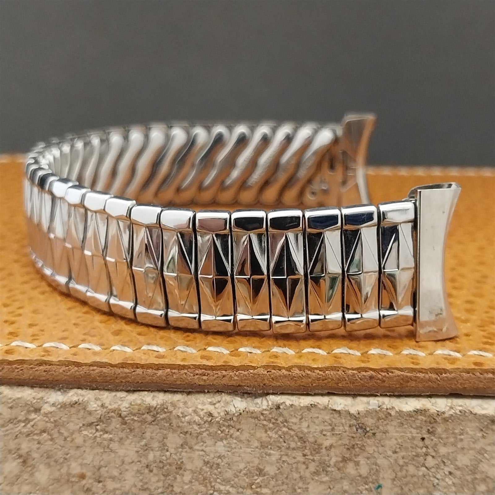 19mm 1960s Bellavance Stainless Steel Expansion nos Vintage Watch Band