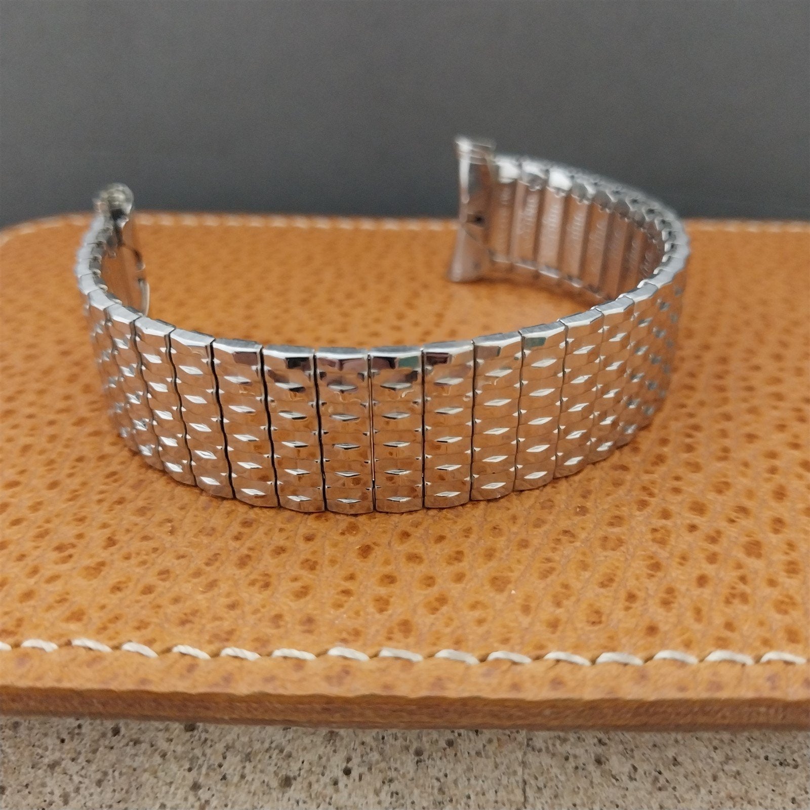 19mm 18mm UniFlex Stainless Steel Slim Expansion 1960s Unused Vintage Watch Band