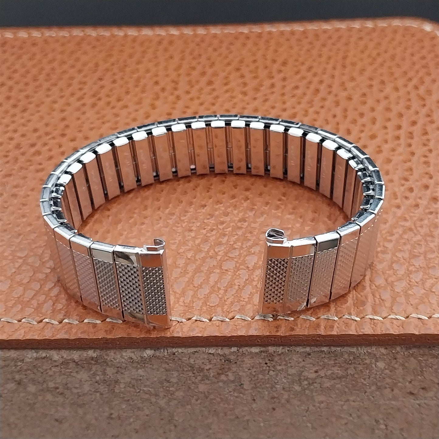 17mm 18mm 19mm Speidel Tapered 19mm White Gold-Filled 1970s Vintage Watch Band