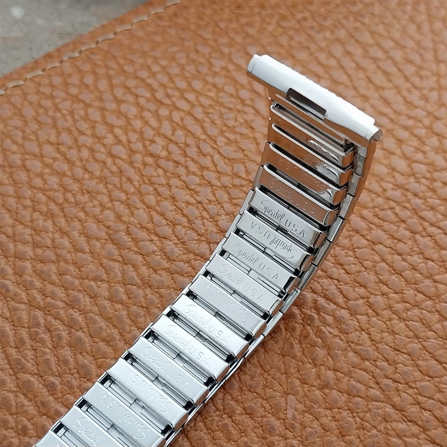 17mm 18mm 19mm Speidel Tapered 19mm White Gold-Filled 1970s Vintage Watch Band