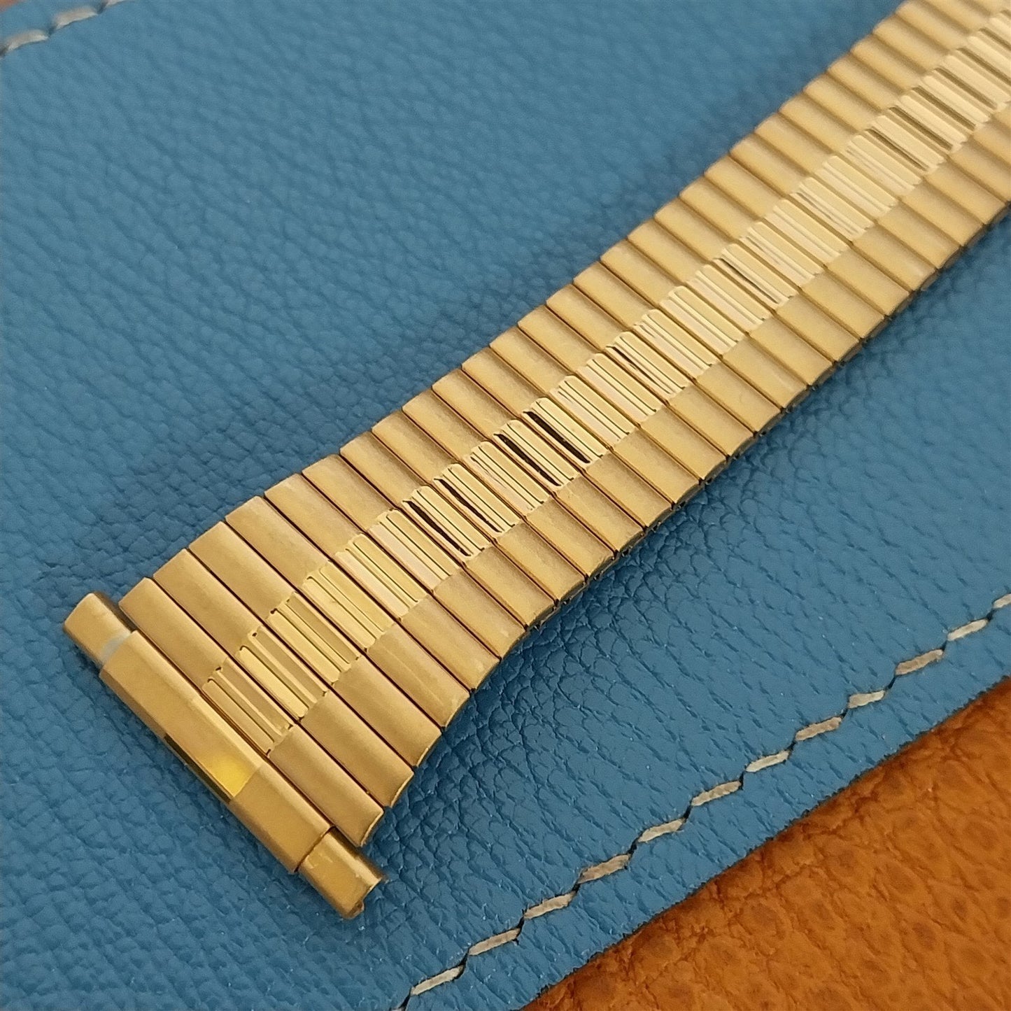 16mm-22mm Kreisler Yellow Gold-Tone Ultra-Thin Expansion nos Vintage Watch Band