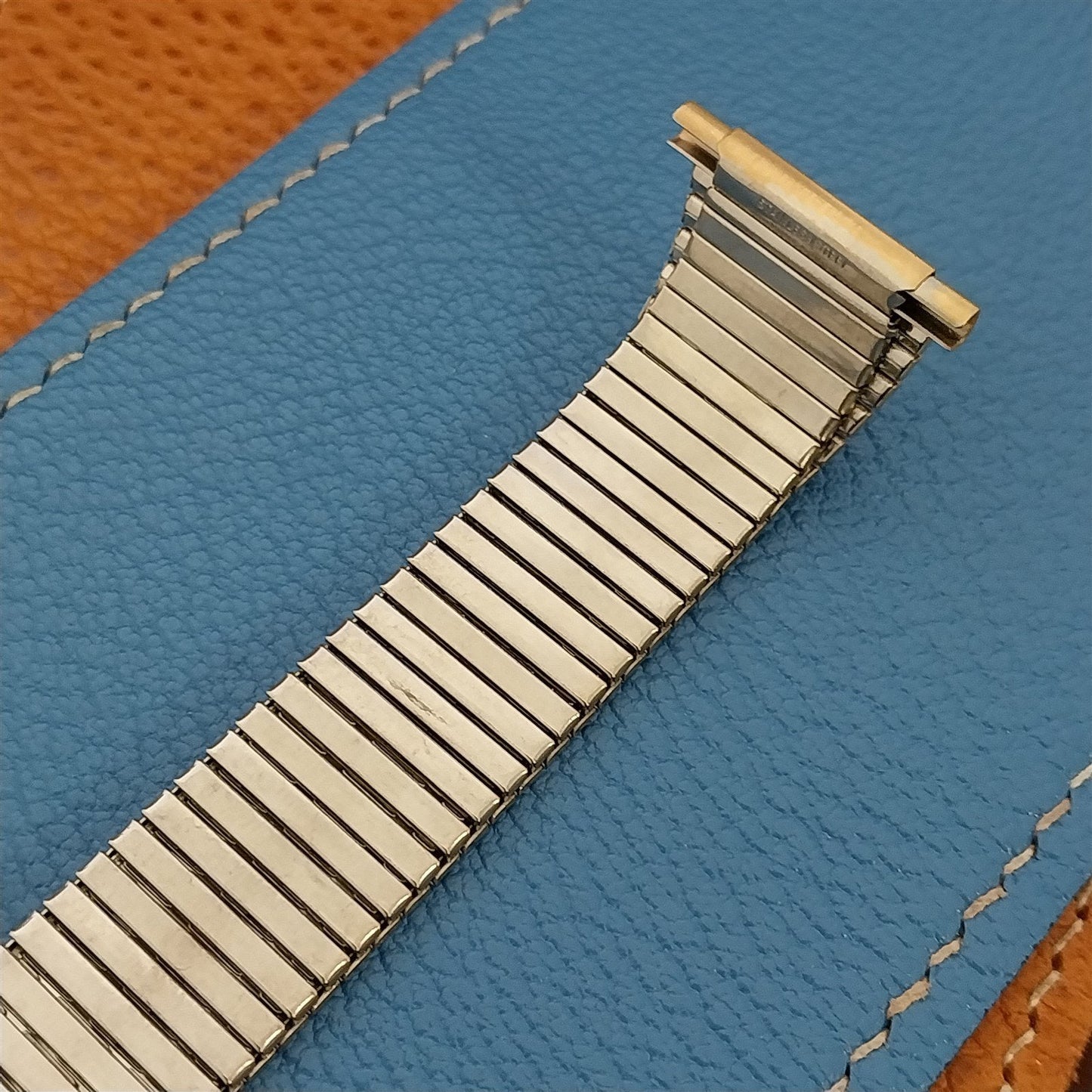 16mm-22mm Kreisler Yellow Gold-Tone Ultra-Thin Expansion nos Vintage Watch Band