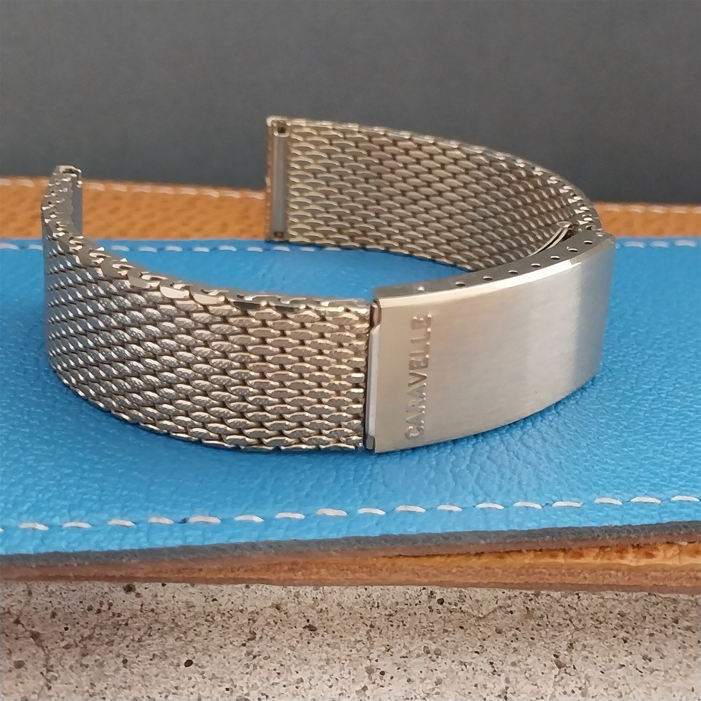 11/16" Caravelle 10251 Yellow Gold-Tone Mesh Unused nos Vintage Watch Band