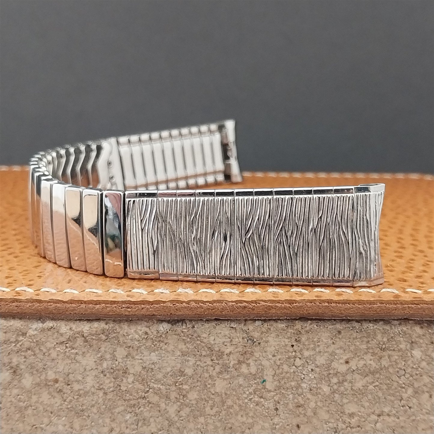 17.2mm Stainless Steel Baldwin Woodgrain Unused nos 1970s Vintage Watch Band