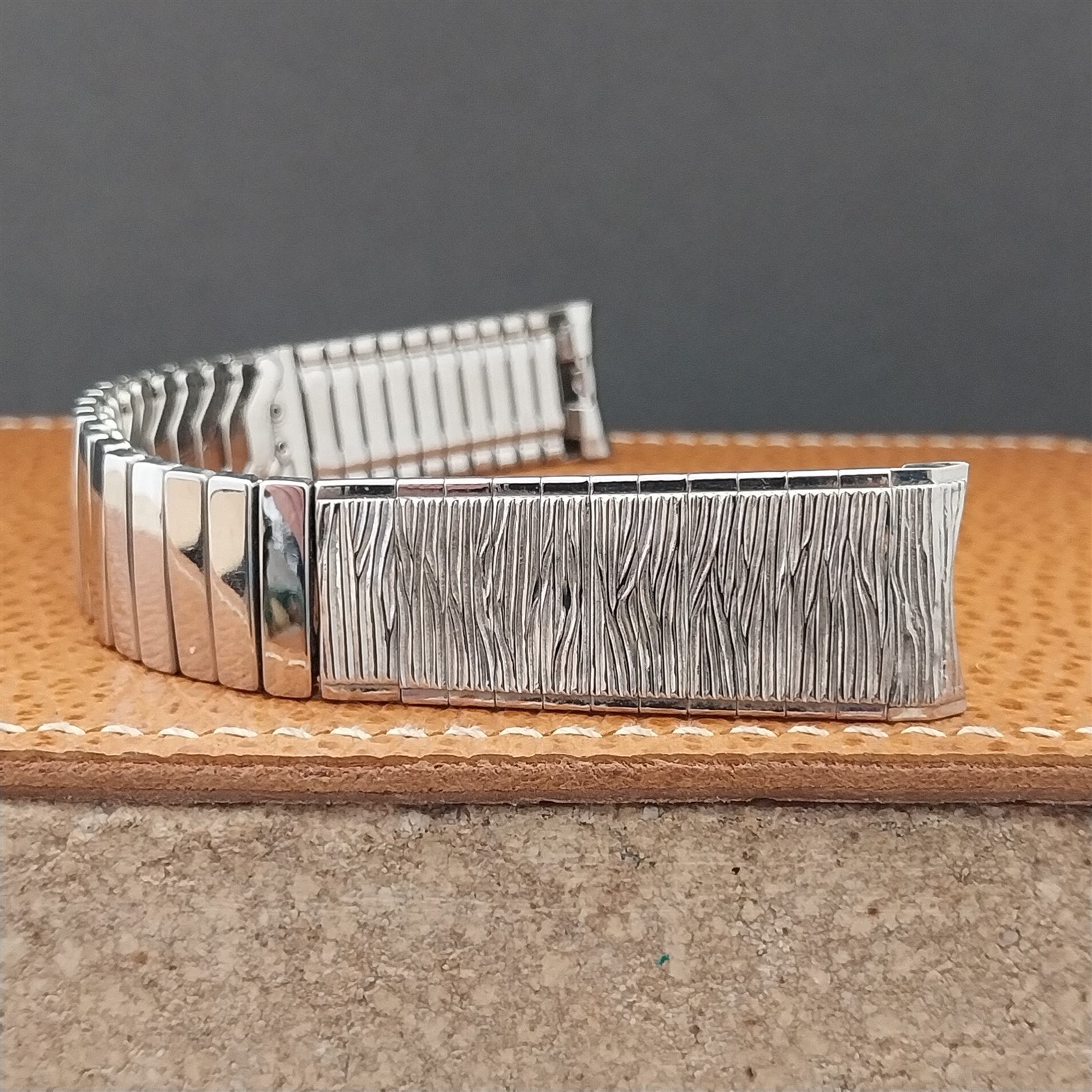 17.2mm Stainless Steel Baldwin Woodgrain Unused nos 1970s Vintage Watch Band