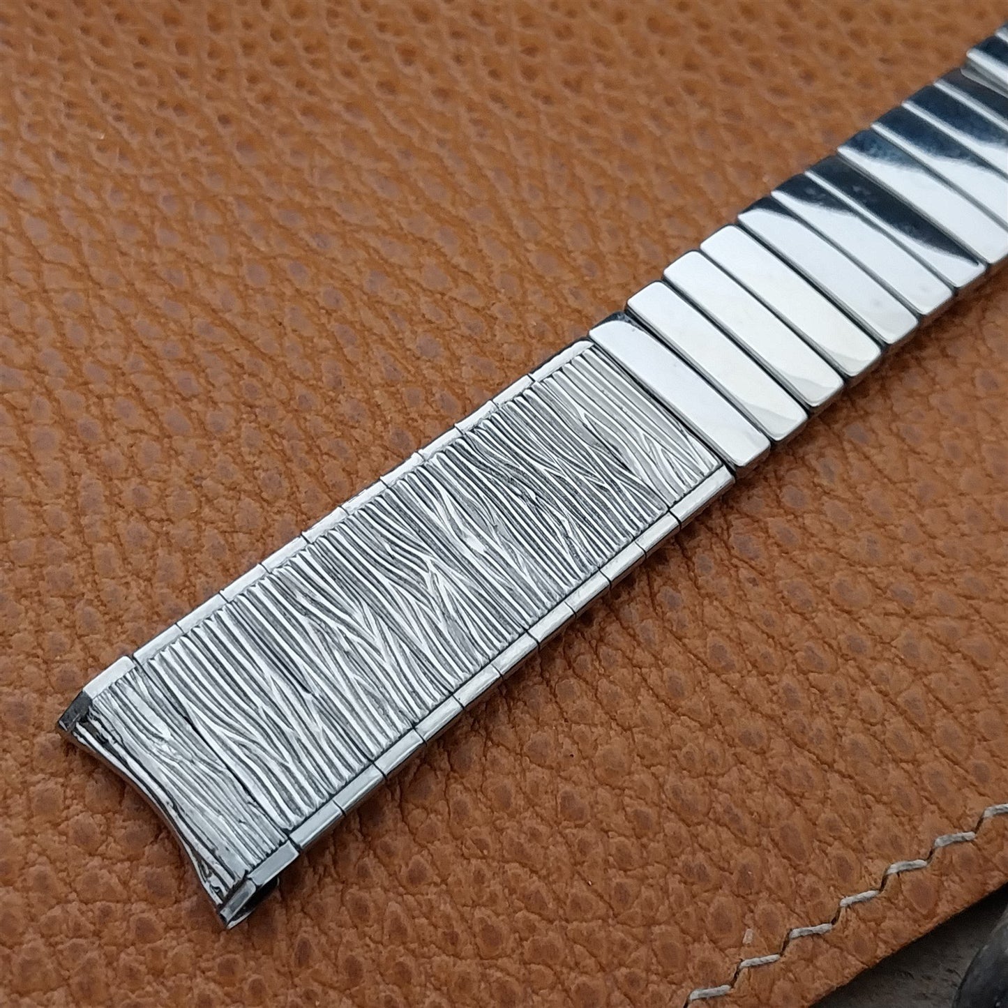 17.2mm Stainless Steel Baldwin Woodgrain Unused nos 1970s Vintage Watch Band