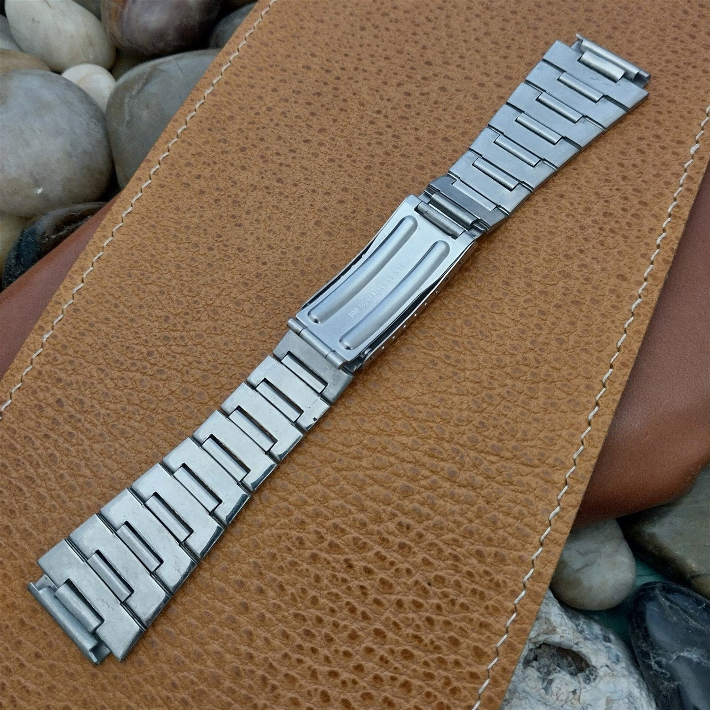 19mm Stainless Steel 1970s Flared to 24mm Logo nos Unused Vintage Watch Band