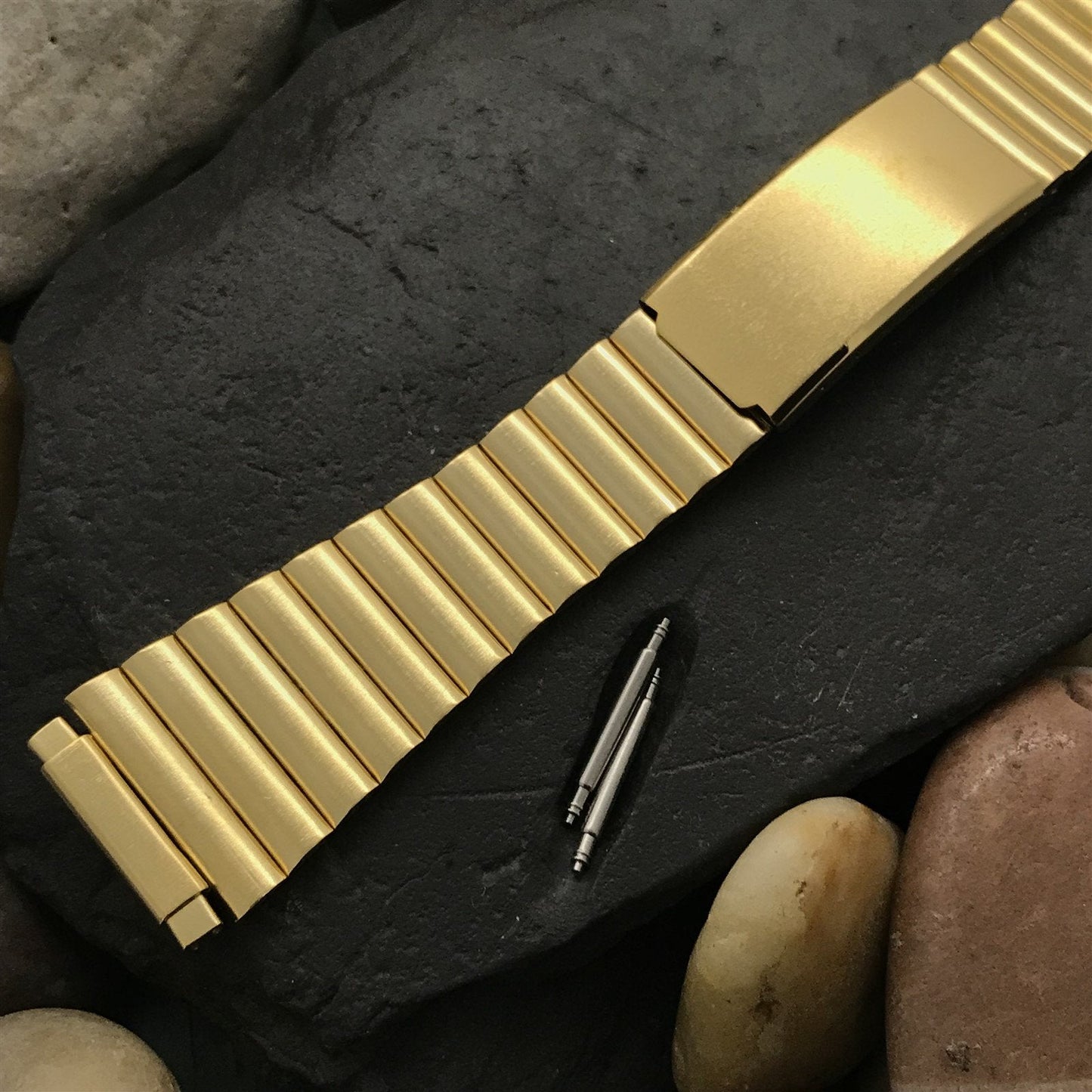 19mm 20mm 21mm Gold-Plated LED LCD nos 1970s-1980s Vintage Watch Band