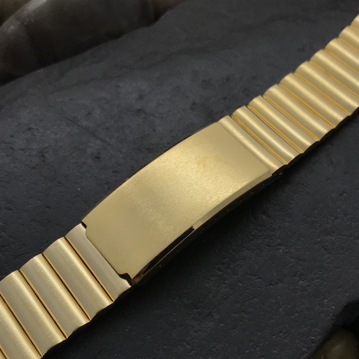 19mm 20mm 21mm Gold-Plated LED LCD nos 1970s-1980s Vintage Watch Band