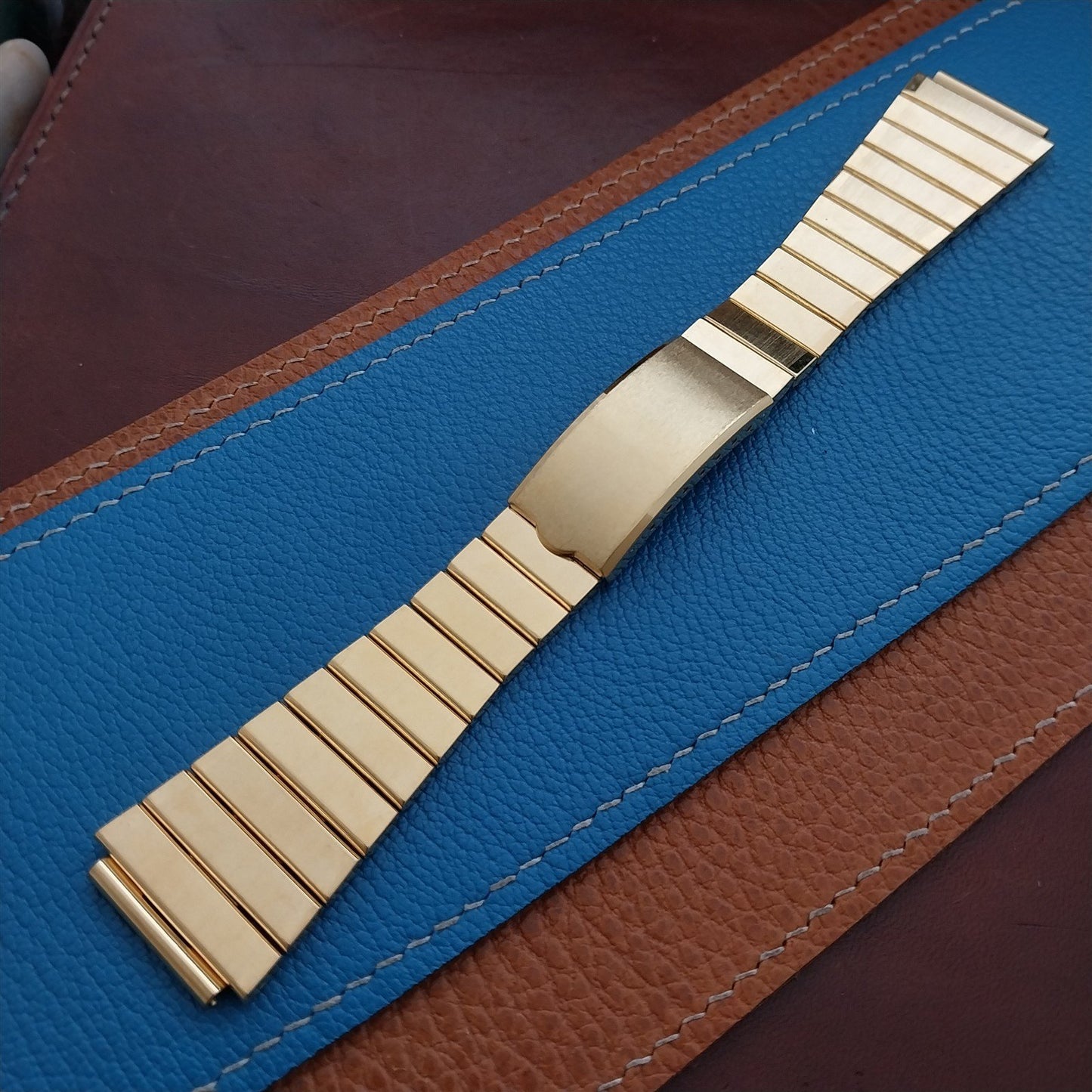 20mm Flared Gold-Tone LED LCD Unused old-stock nos 1970s Vintage Watch Band