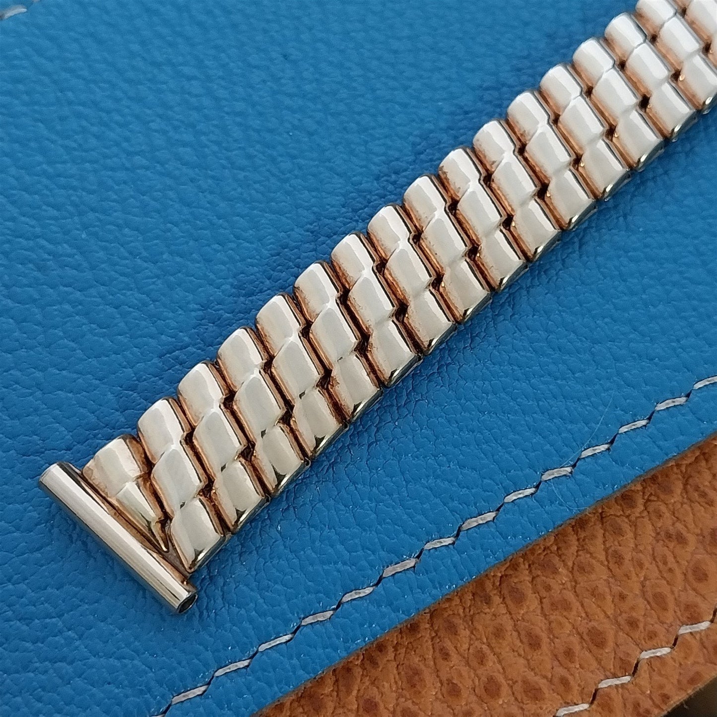 10k Yellow Gold-Filled 1940s La Mode Classic Stretch Unused Vintage Watch Band