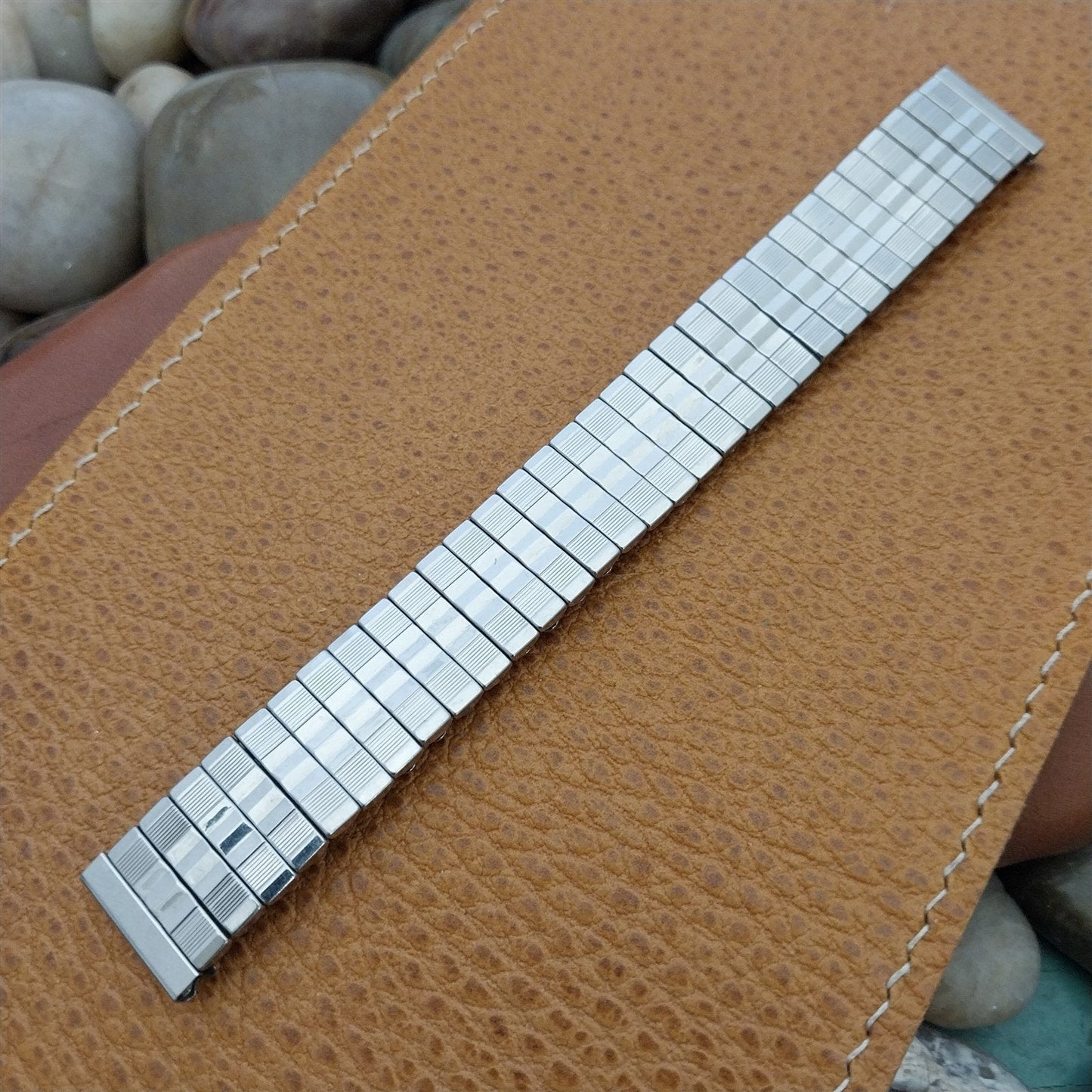 Umat 16mm Stainless Steel Expansion nos 1960s Vintage Watch Band