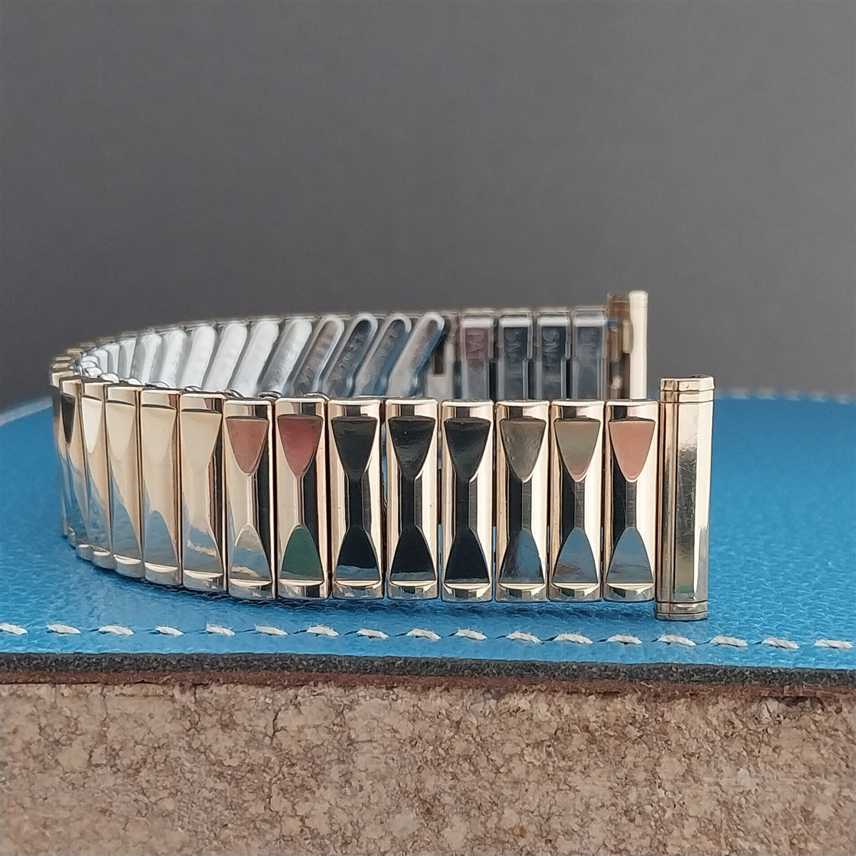 19mm 18mm Lenox Gold-Filled Stretch Unused 1960s Vintage Watch Band