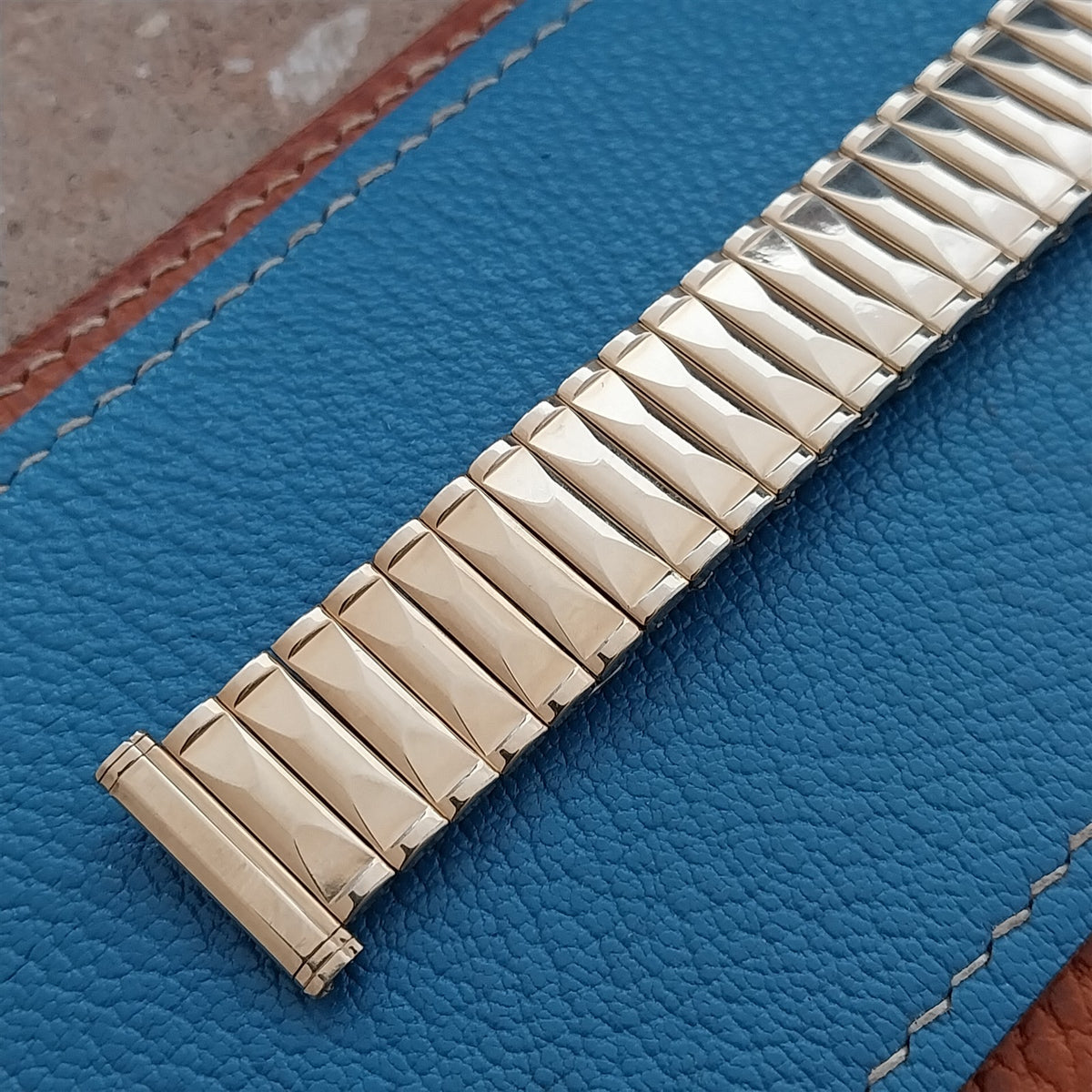 19mm 18mm Lenox Gold-Filled Stretch Unused 1960s Vintage Watch Band