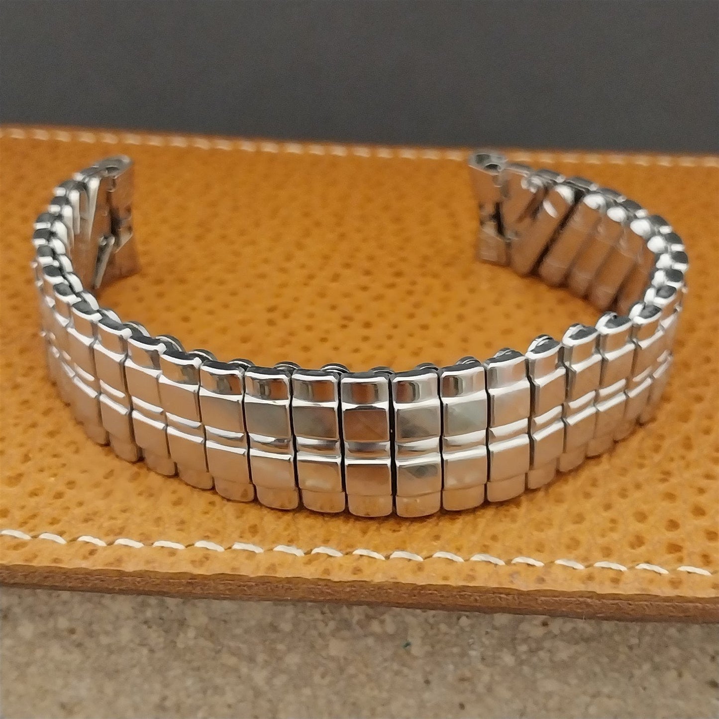 16mm JB Champion Canada Long Stainless Steel Expansion 1960s Vintage Watch Band