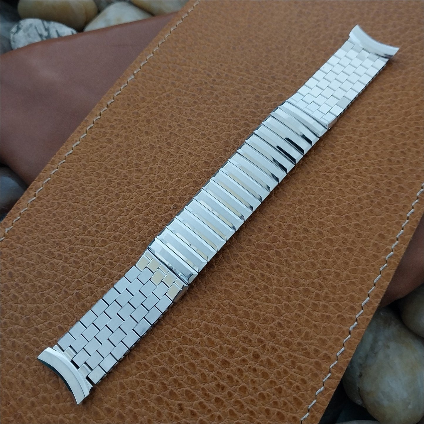 10k White Gold-Filled Kreisler 17.2mm Brick Link nos 1950s Vintage Watch Band