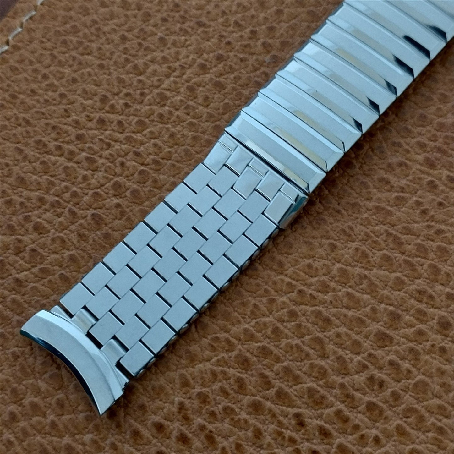 10k White Gold-Filled Kreisler 17.2mm Brick Link nos 1950s Vintage Watch Band