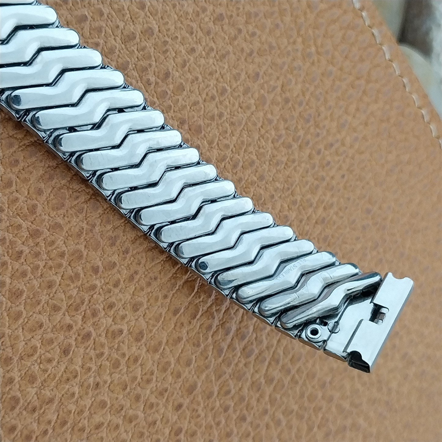 5/8" Umat Stainless Steel 1960s Scissor-Expansion nos Unused Vintage Watch Band